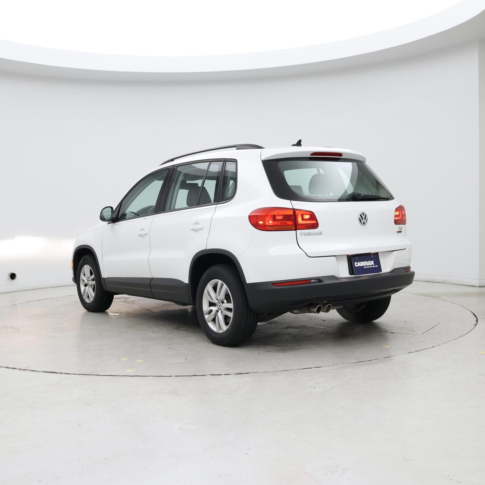 Thumbnail: 2017 Volkswagen Tiguan - 2