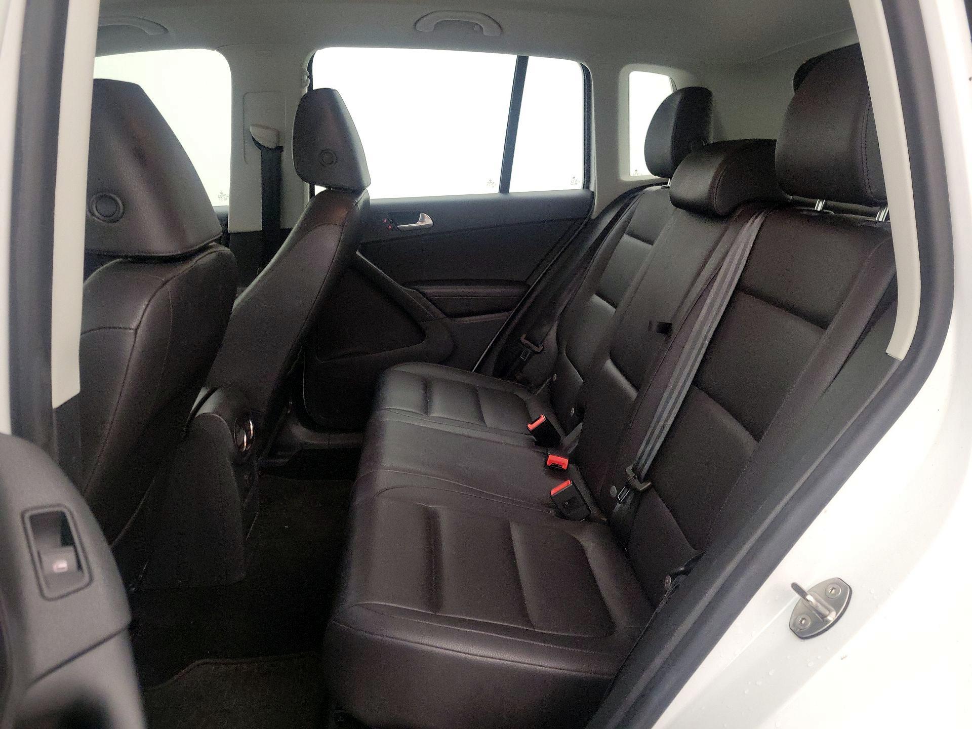 Thumbnail: 2017 Volkswagen Tiguan - 19