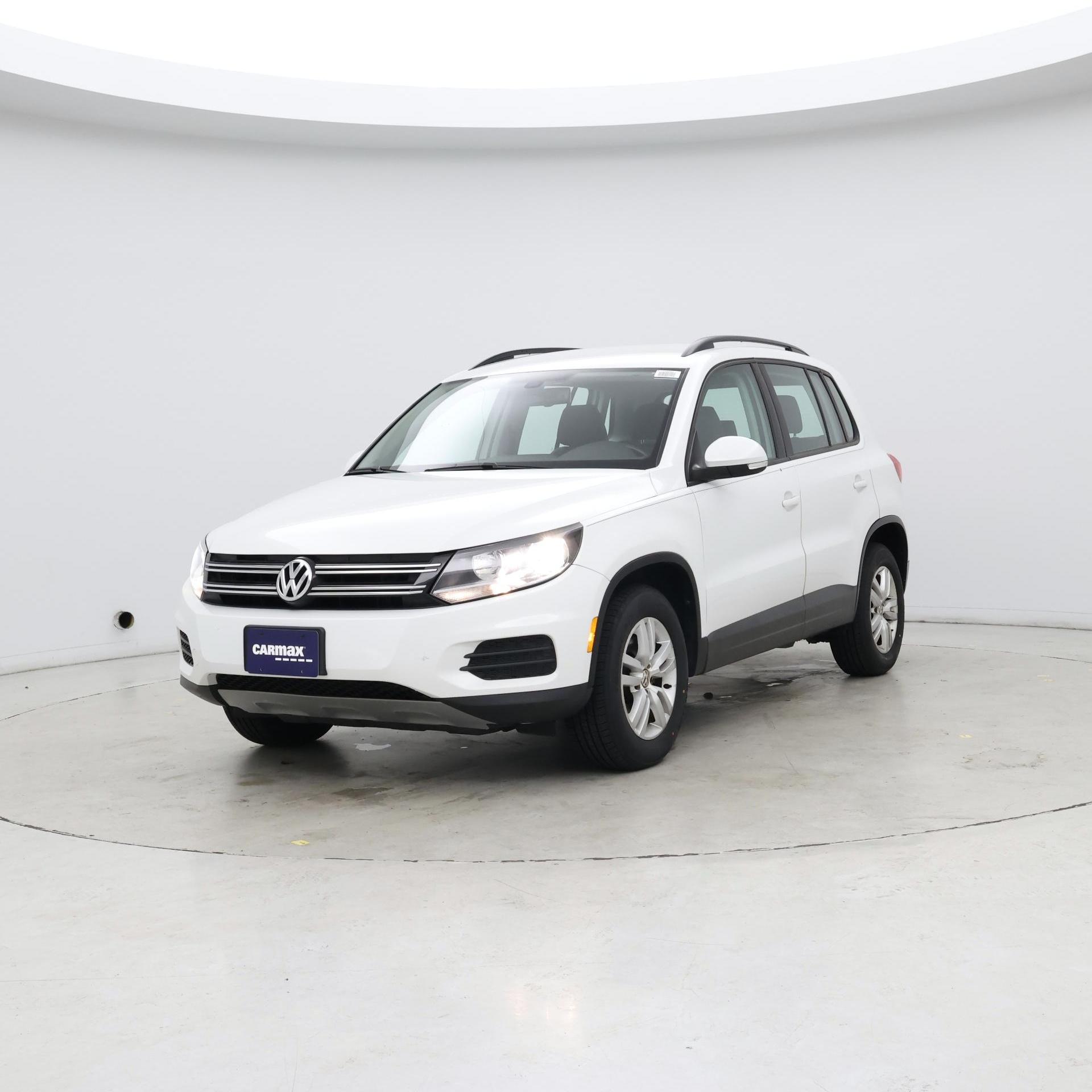Thumbnail: 2017 Volkswagen Tiguan - 4