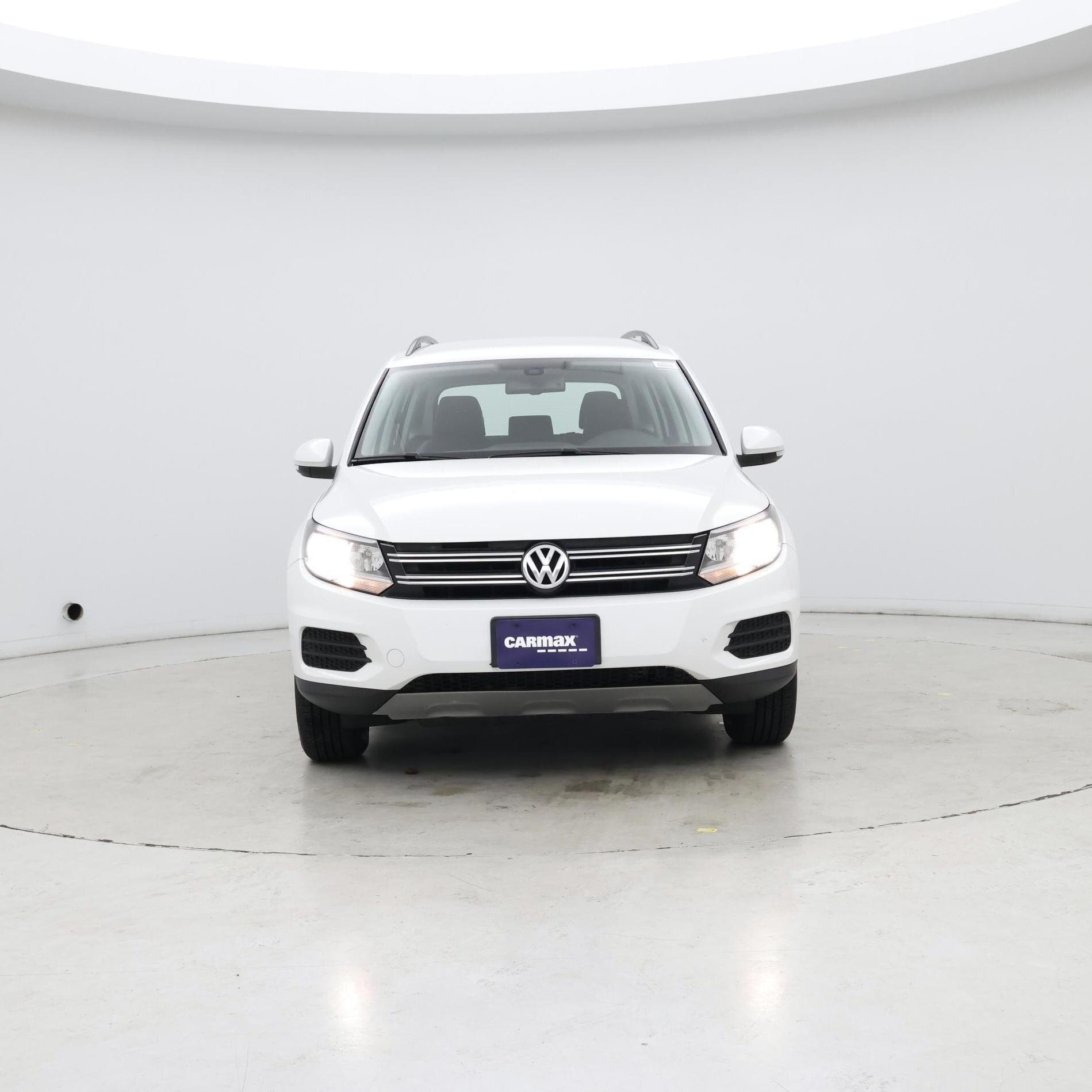 Thumbnail: 2017 Volkswagen Tiguan - 5