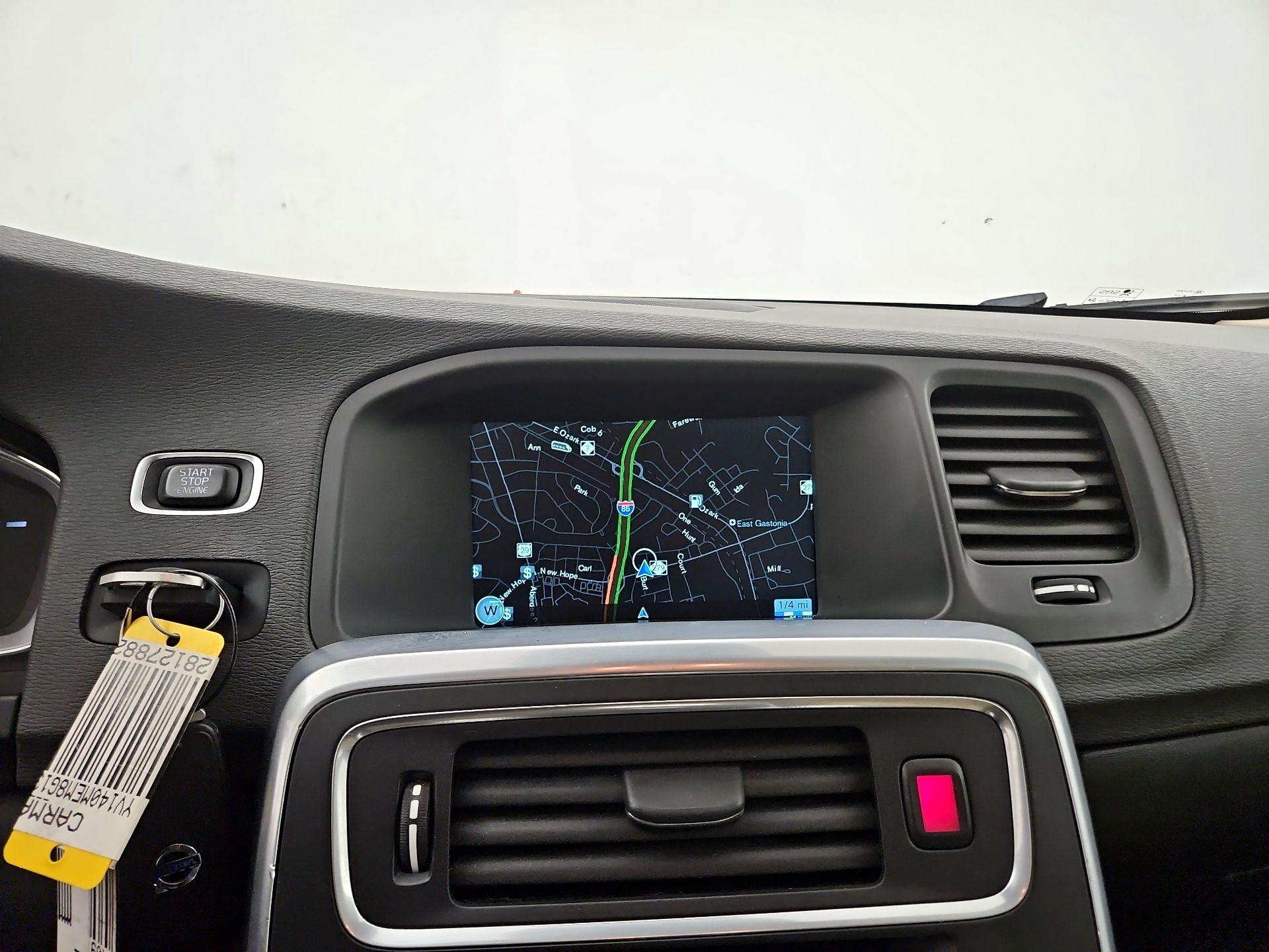 Thumbnail: 2016 Volvo V60 - 14