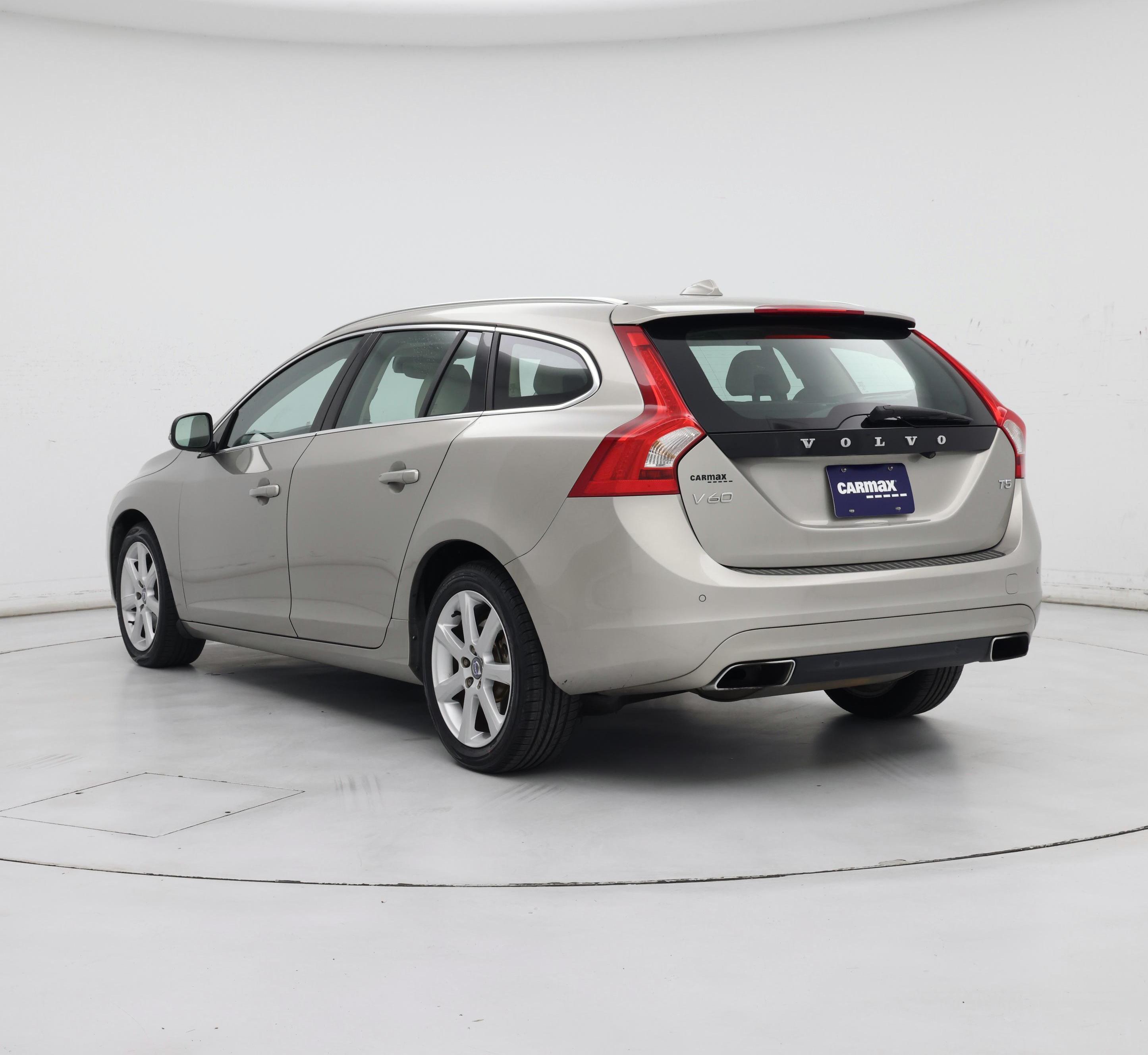 Thumbnail: 2016 Volvo V60 - 2