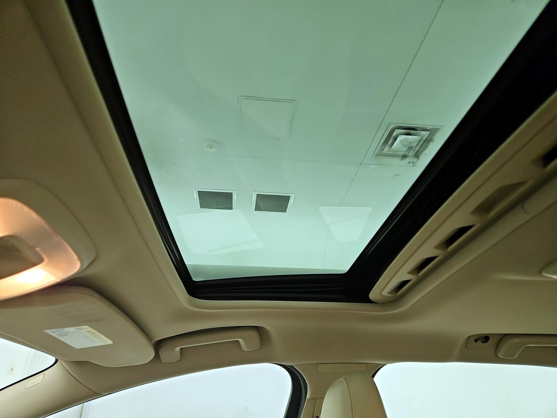 Thumbnail: 2016 Volvo V60 - 19