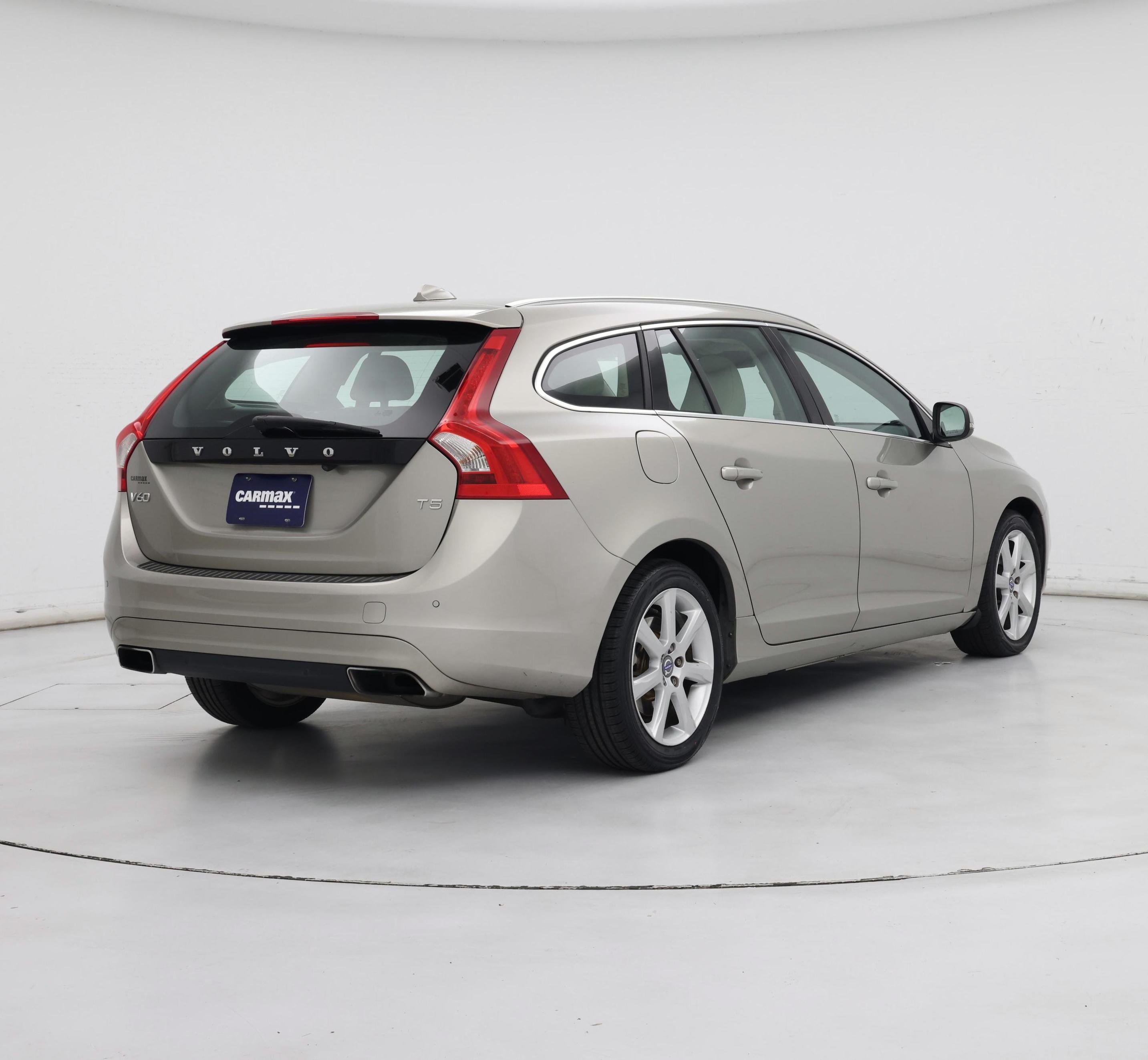 Thumbnail: 2016 Volvo V60 - 8