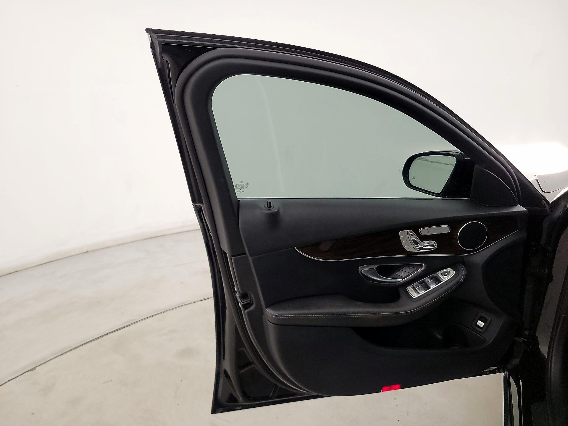 Thumbnail: 2018 Mercedes-Benz C-Class - 12