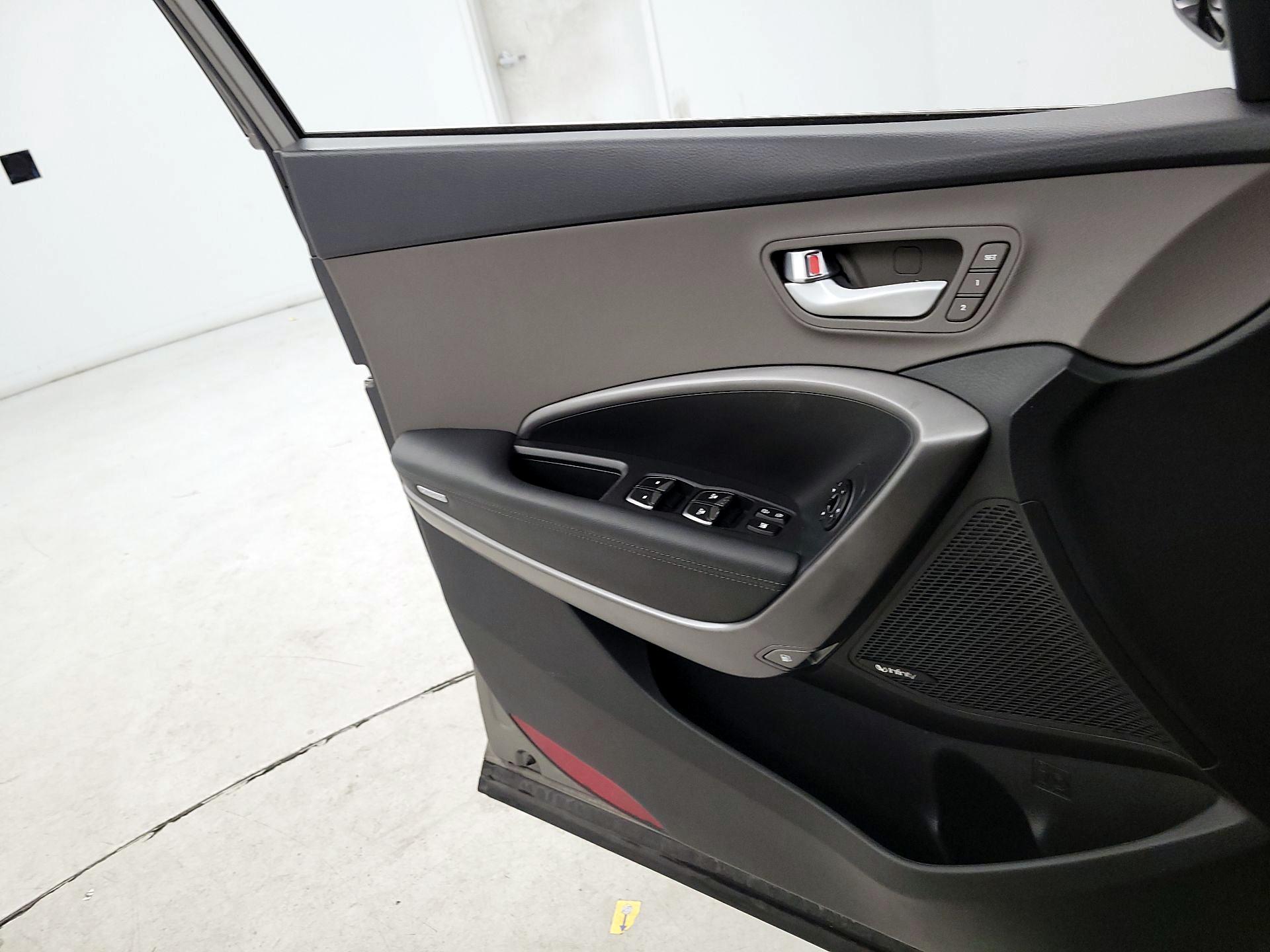 Thumbnail: 2017 Hyundai Santa Fe - 12