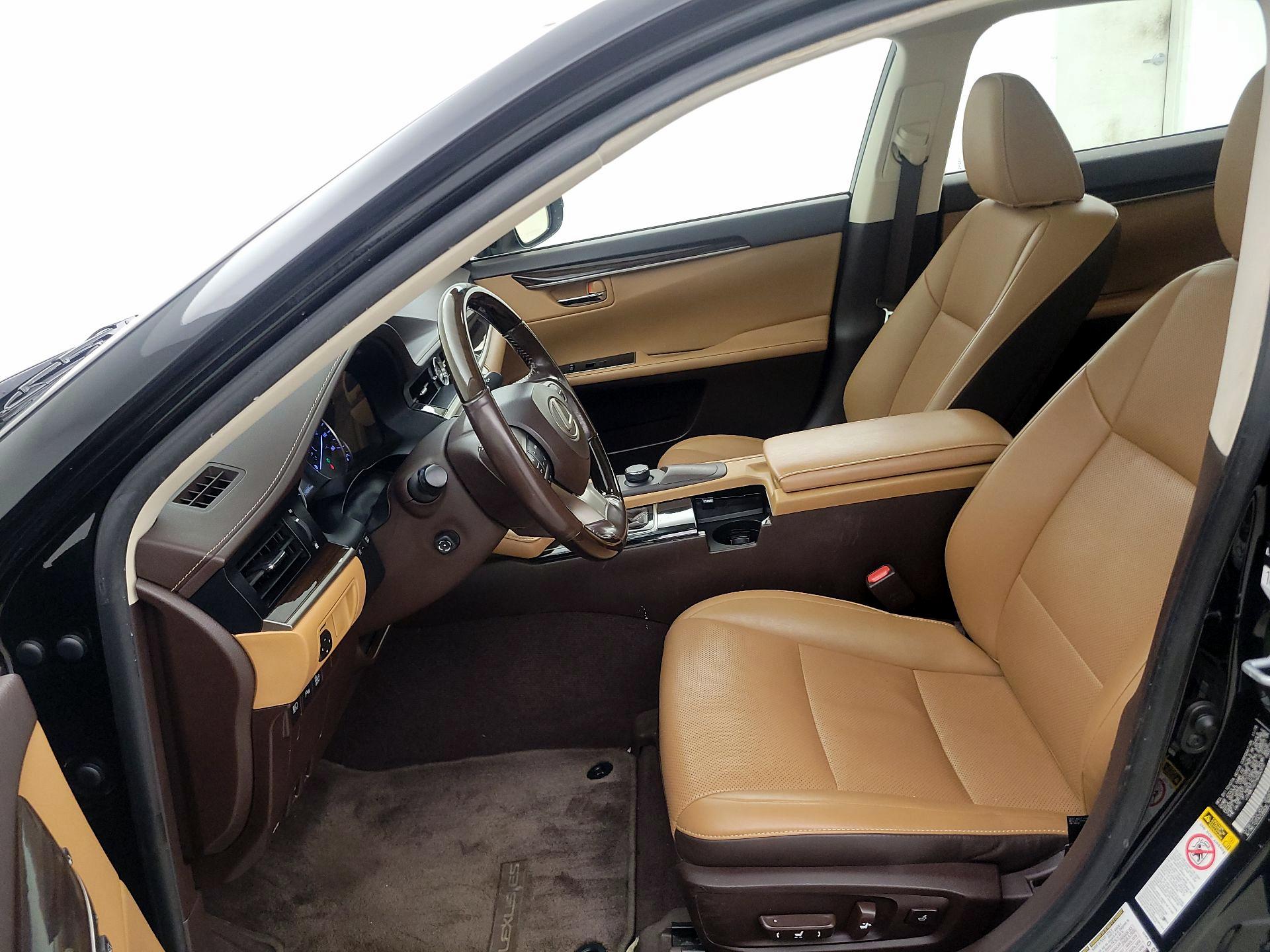 Thumbnail: 2017 Lexus ES - 11