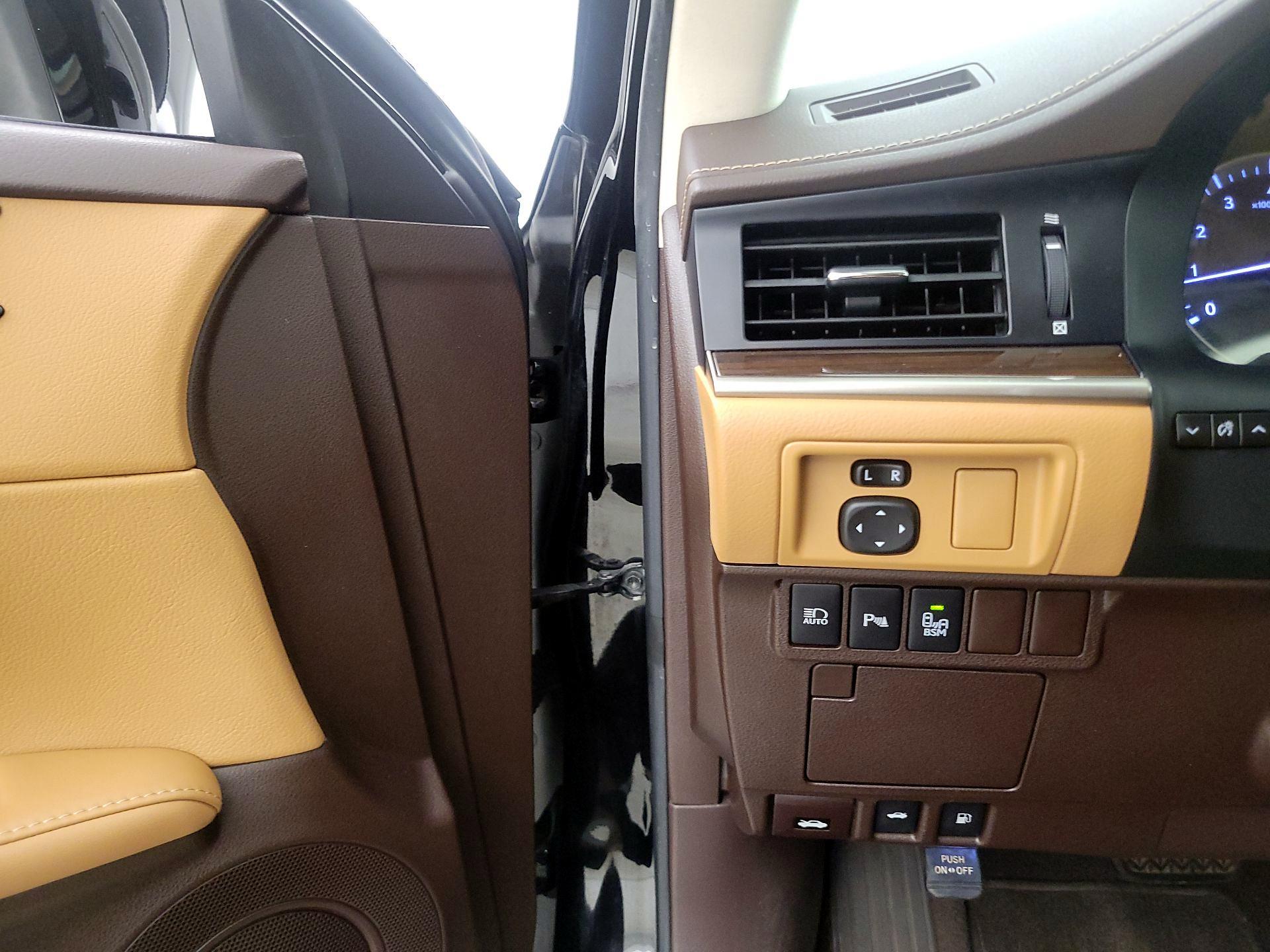 Thumbnail: 2017 Lexus ES - 13