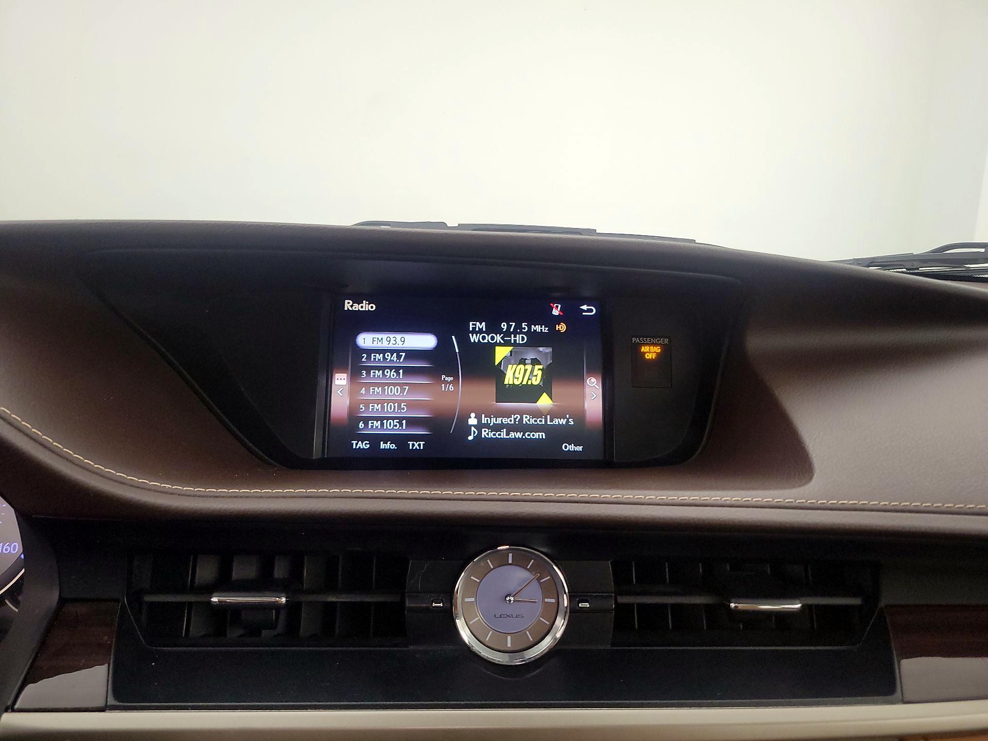 Thumbnail: 2017 Lexus ES - 15