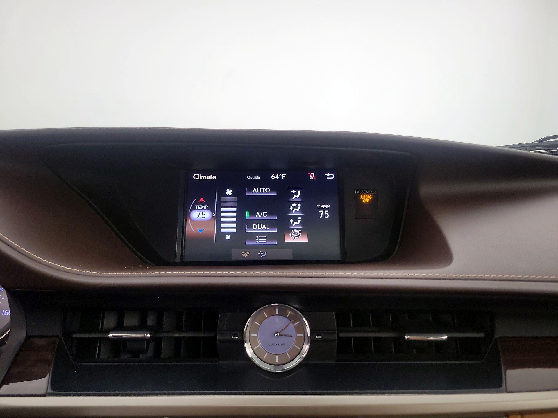 Thumbnail: 2017 Lexus ES - 16