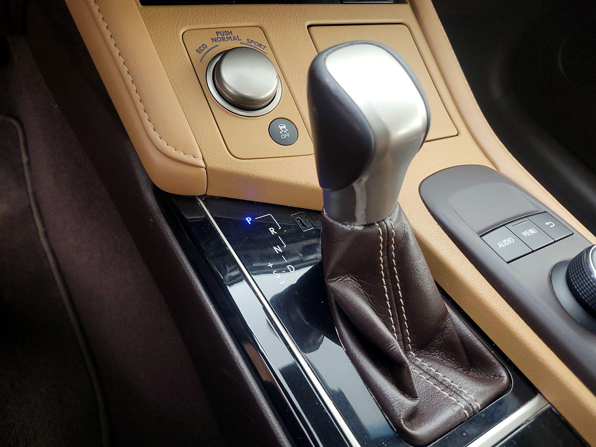 Thumbnail: 2017 Lexus ES - 17