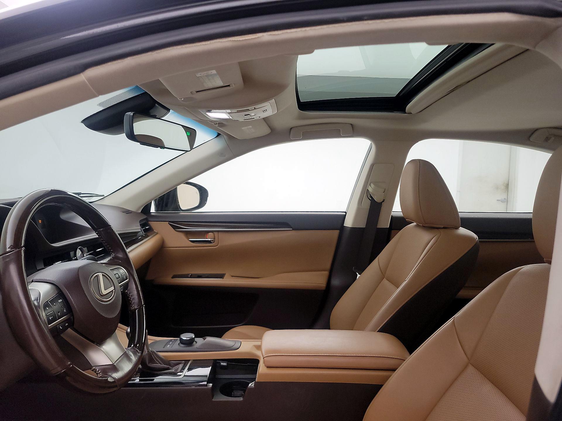 Thumbnail: 2017 Lexus ES - 19