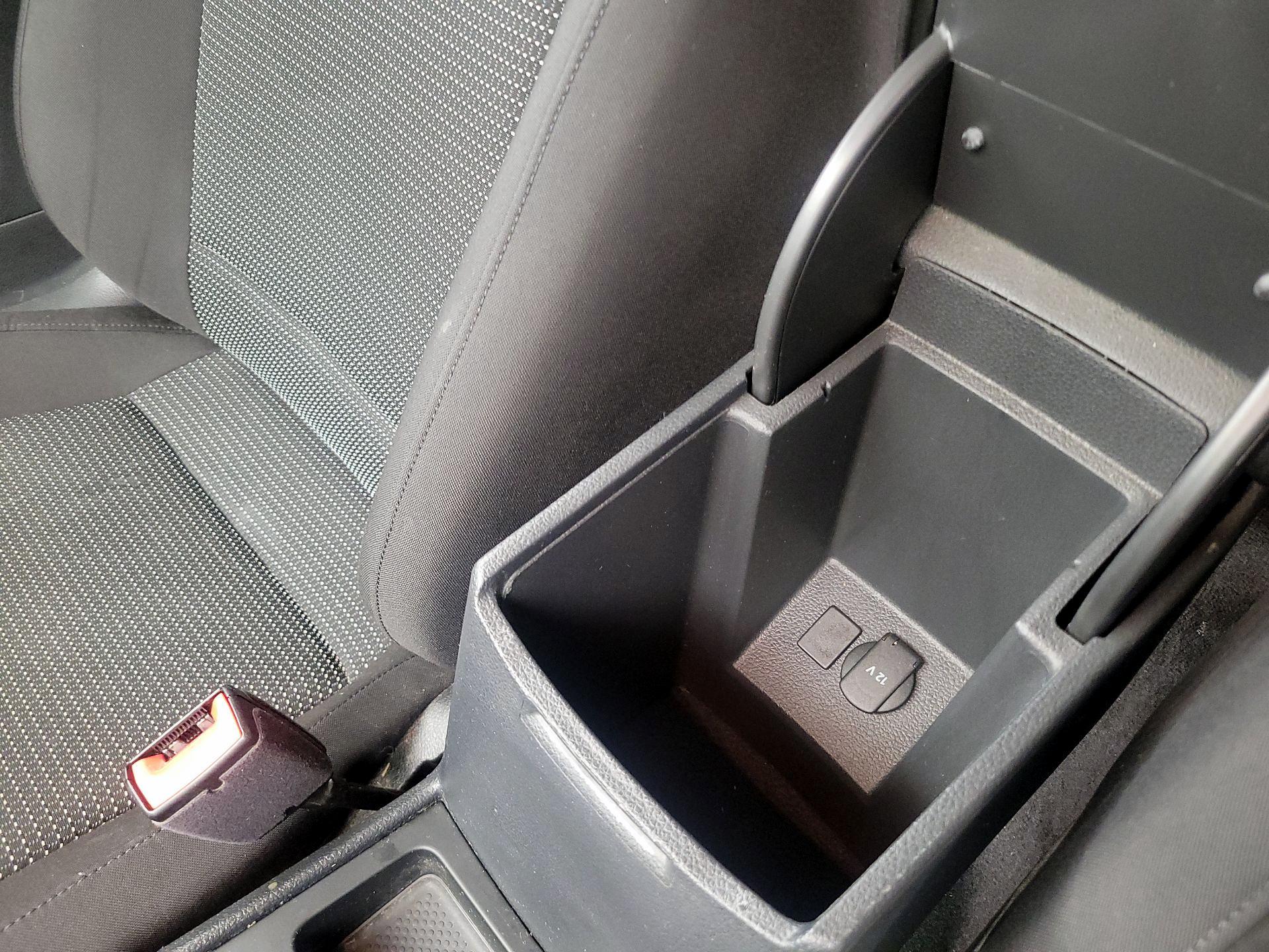 Thumbnail: 2017 Volkswagen Passat - 18