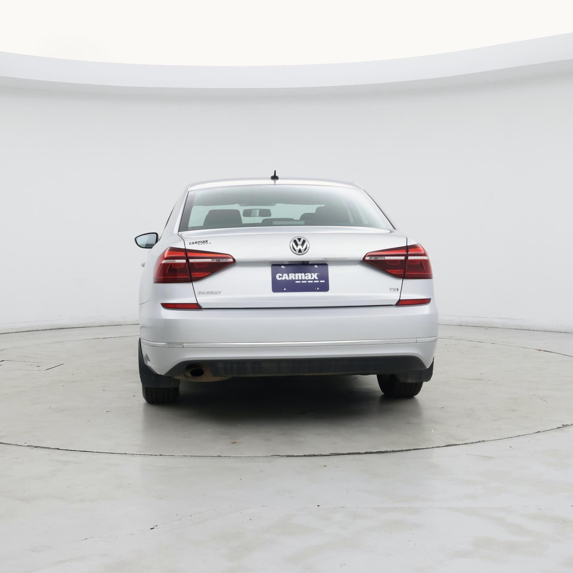 Thumbnail: 2017 Volkswagen Passat - 6