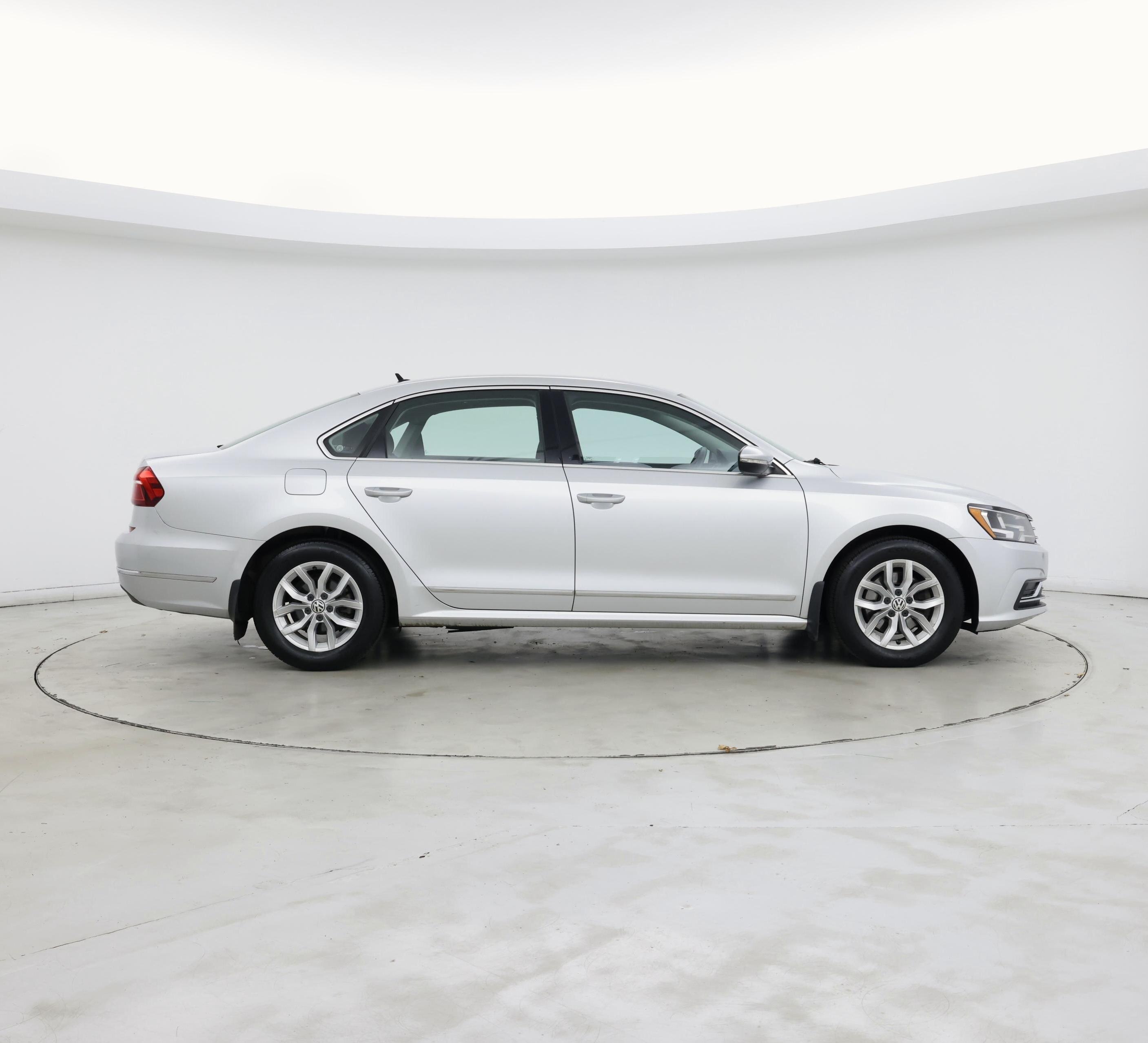 Thumbnail: 2017 Volkswagen Passat - 7