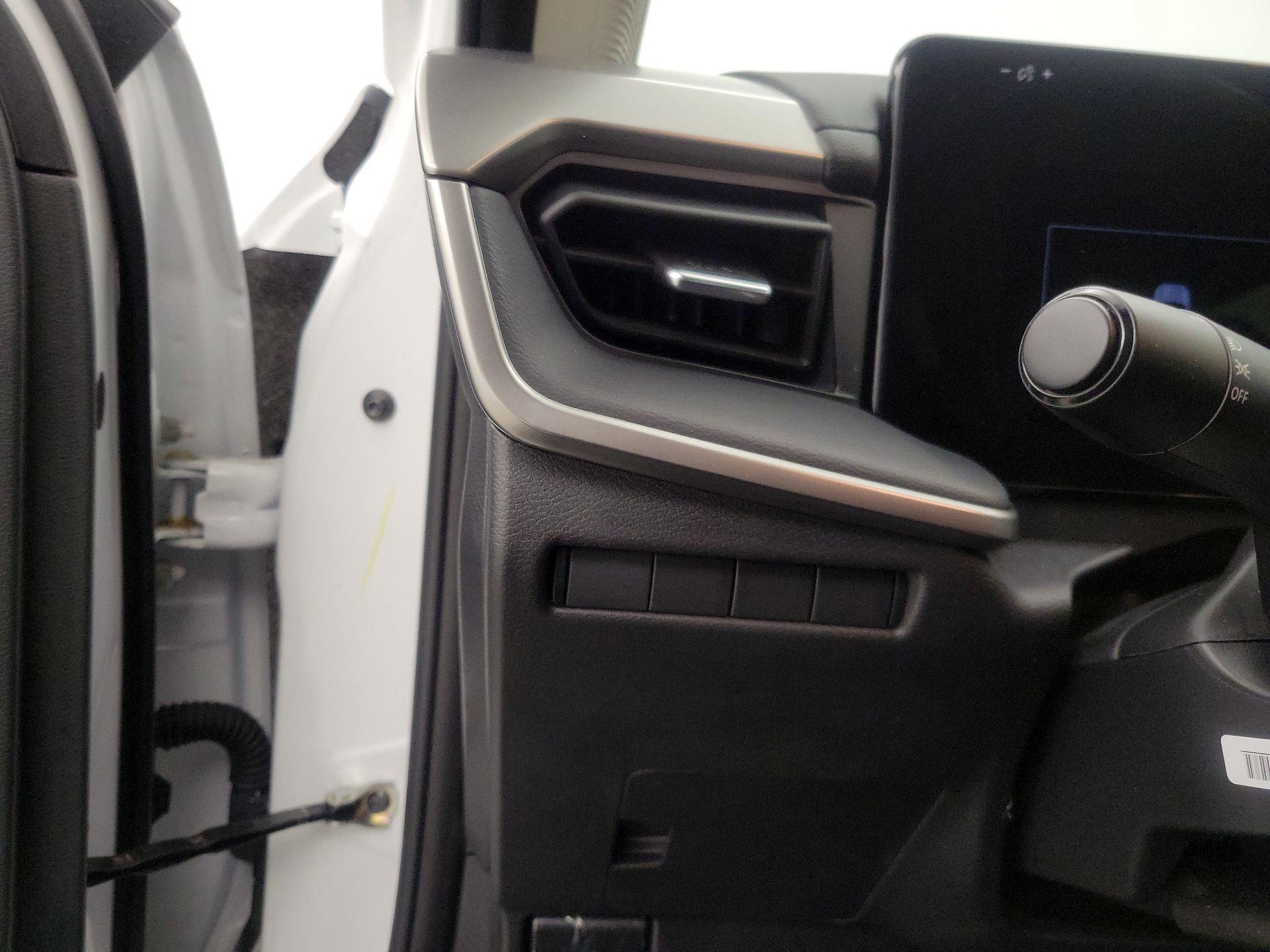 Thumbnail: 2025 Nissan Kicks - 13