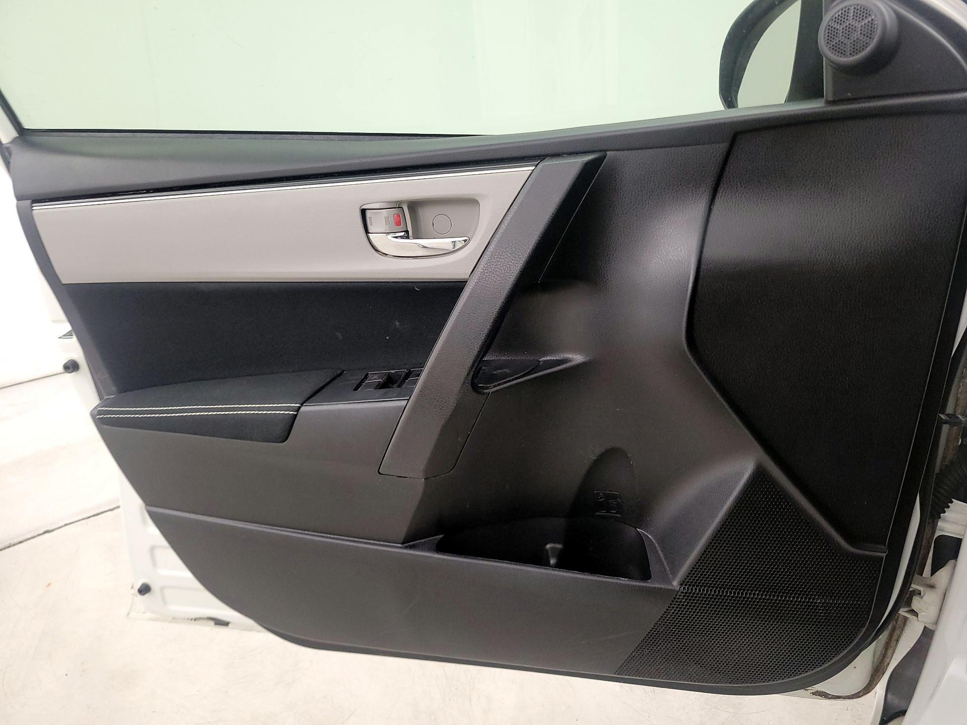 Thumbnail: 2018 Toyota Corolla - 12