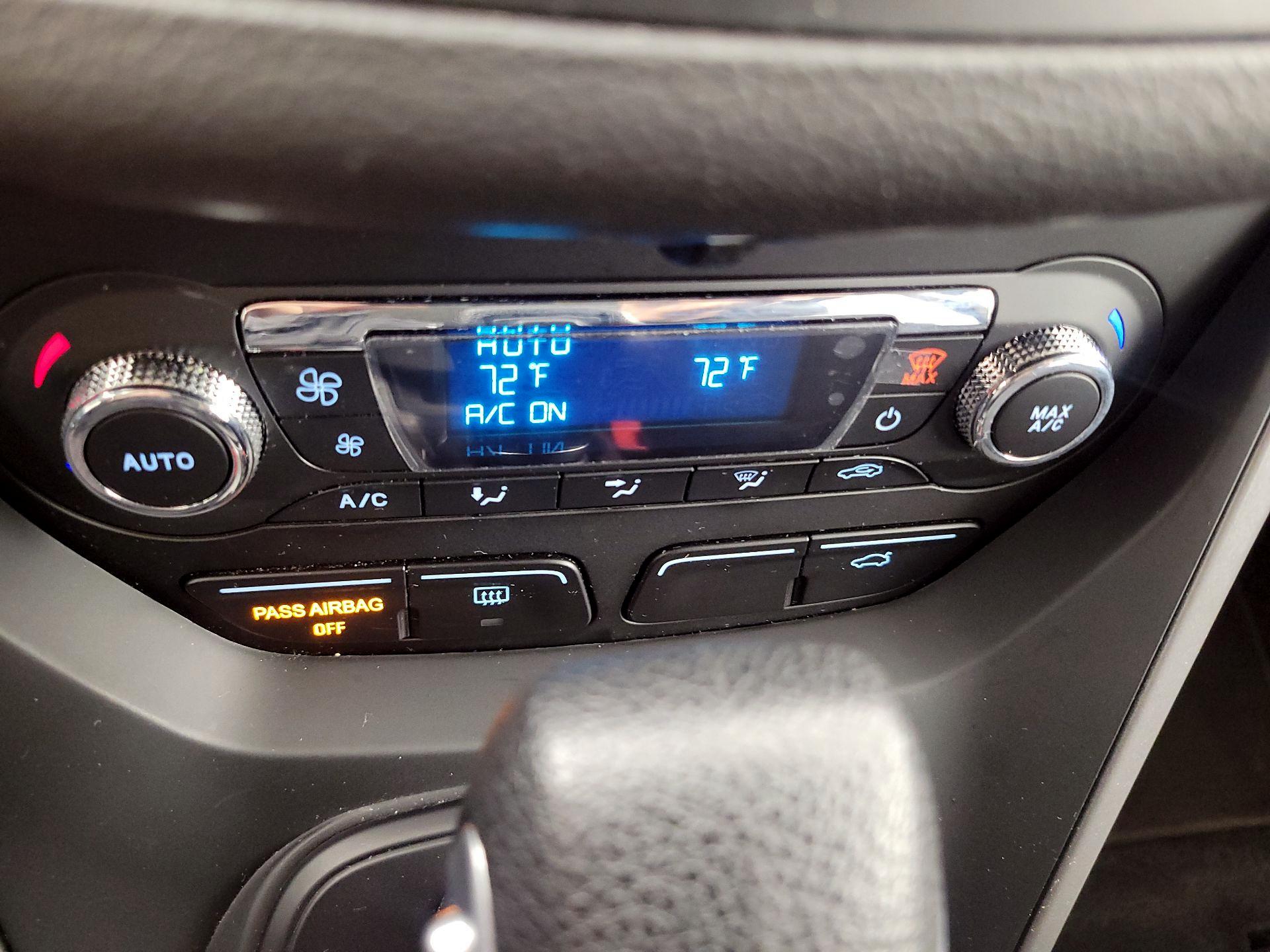 Thumbnail: 2015 Ford Escape - 17