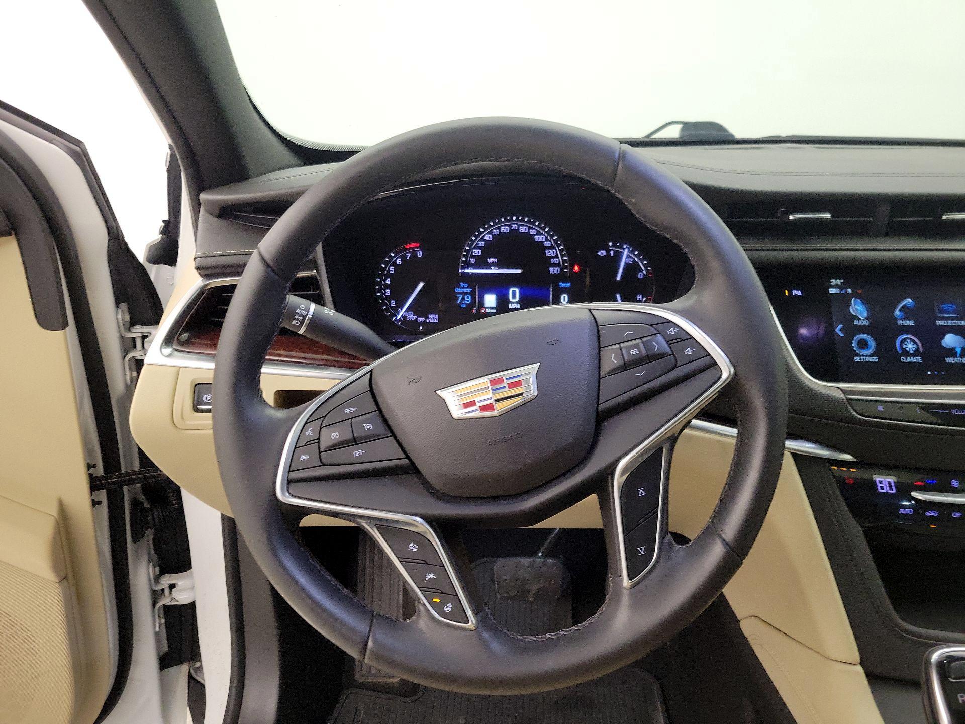 Thumbnail: 2018 Cadillac XT5 - 10