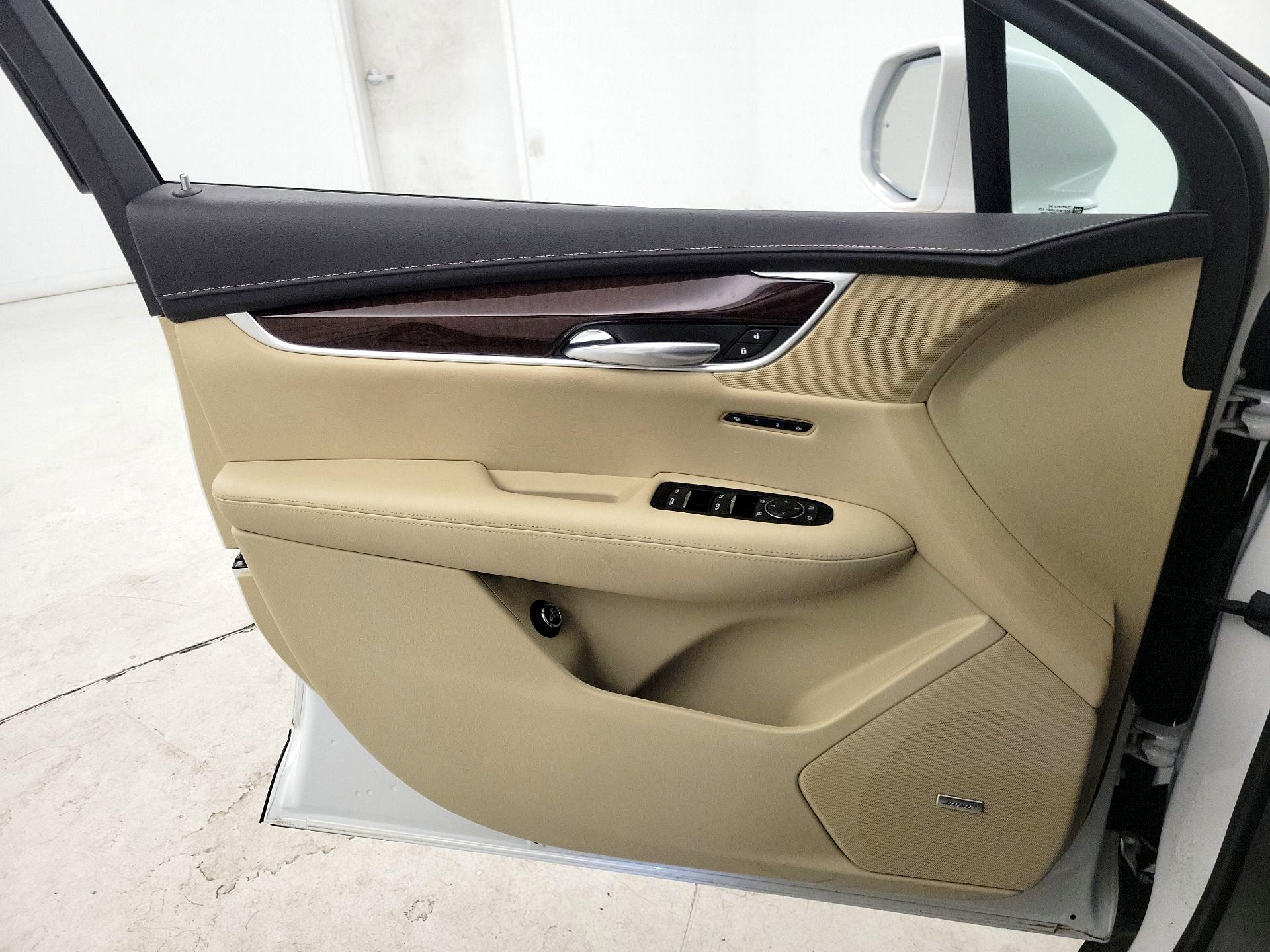 Thumbnail: 2018 Cadillac XT5 - 12