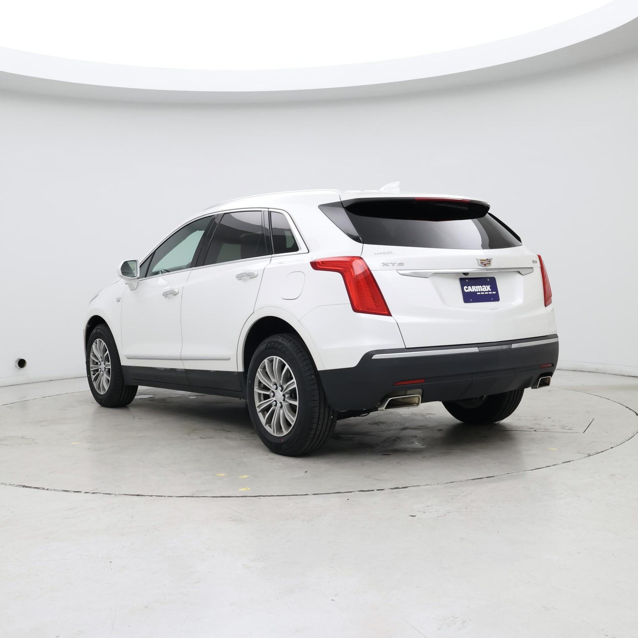 Thumbnail: 2018 Cadillac XT5 - 2