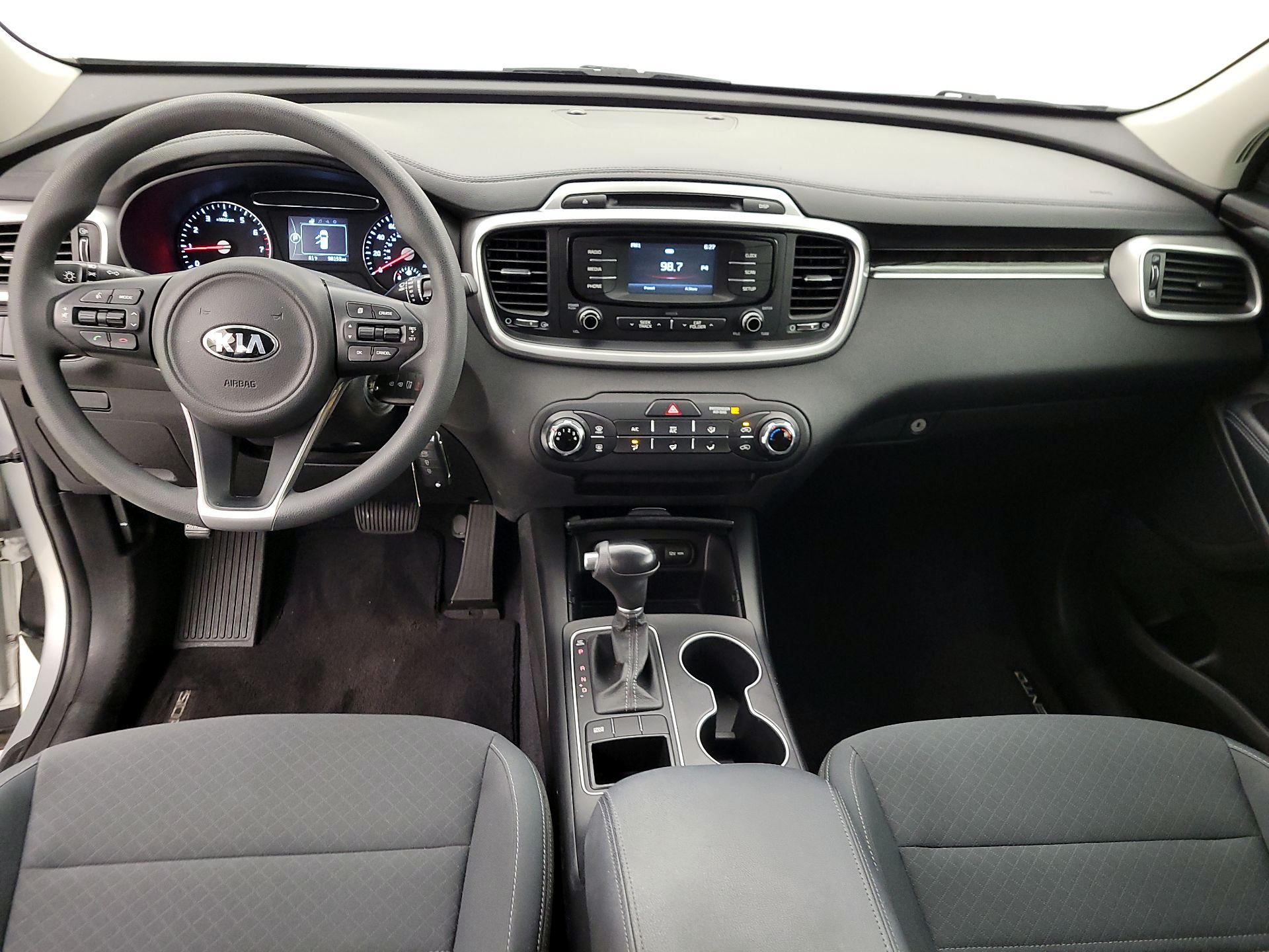 Thumbnail: 2017 Kia Sorento - 9