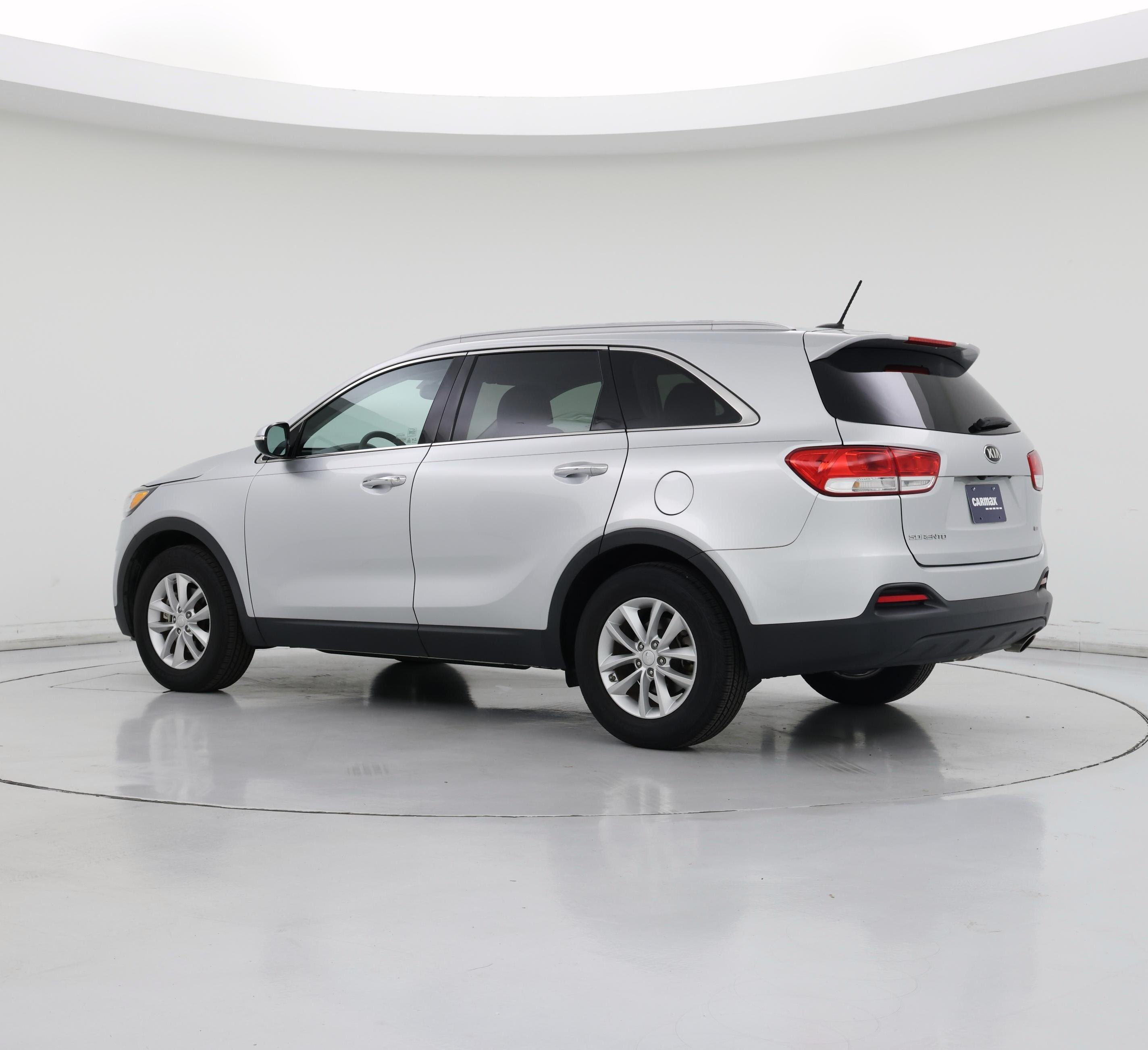 Thumbnail: 2017 Kia Sorento - 4