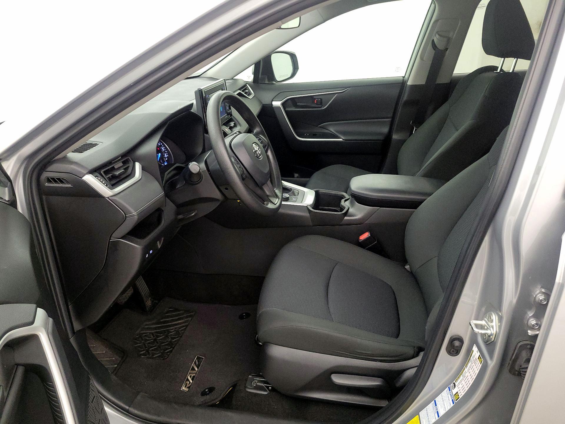 Thumbnail: 2022 Toyota RAV4 - 11