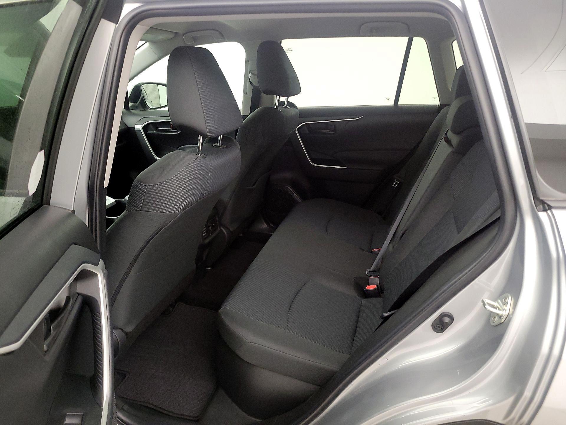 Thumbnail: 2022 Toyota RAV4 - 19