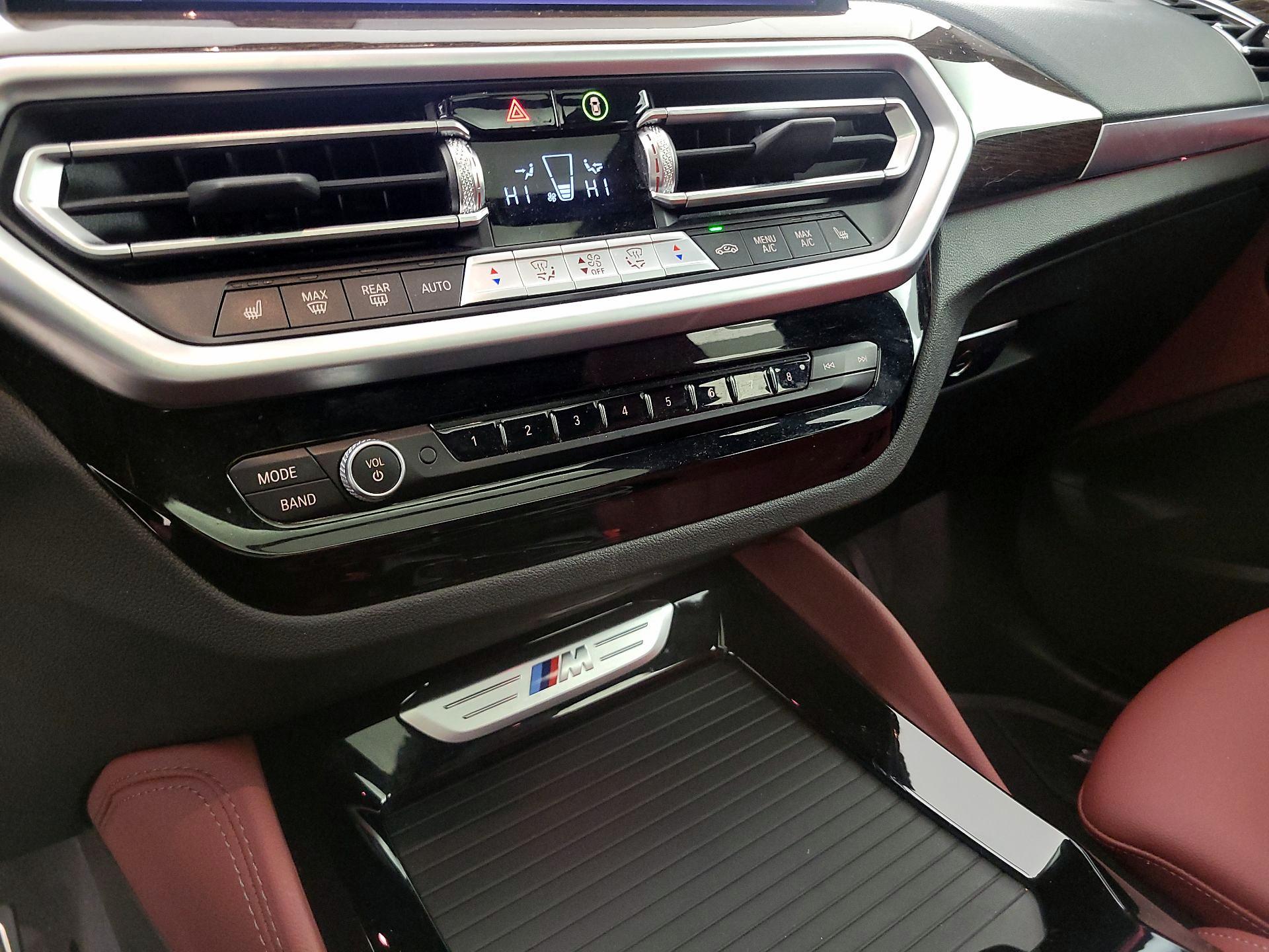 Thumbnail: 2024 BMW X4 - 17