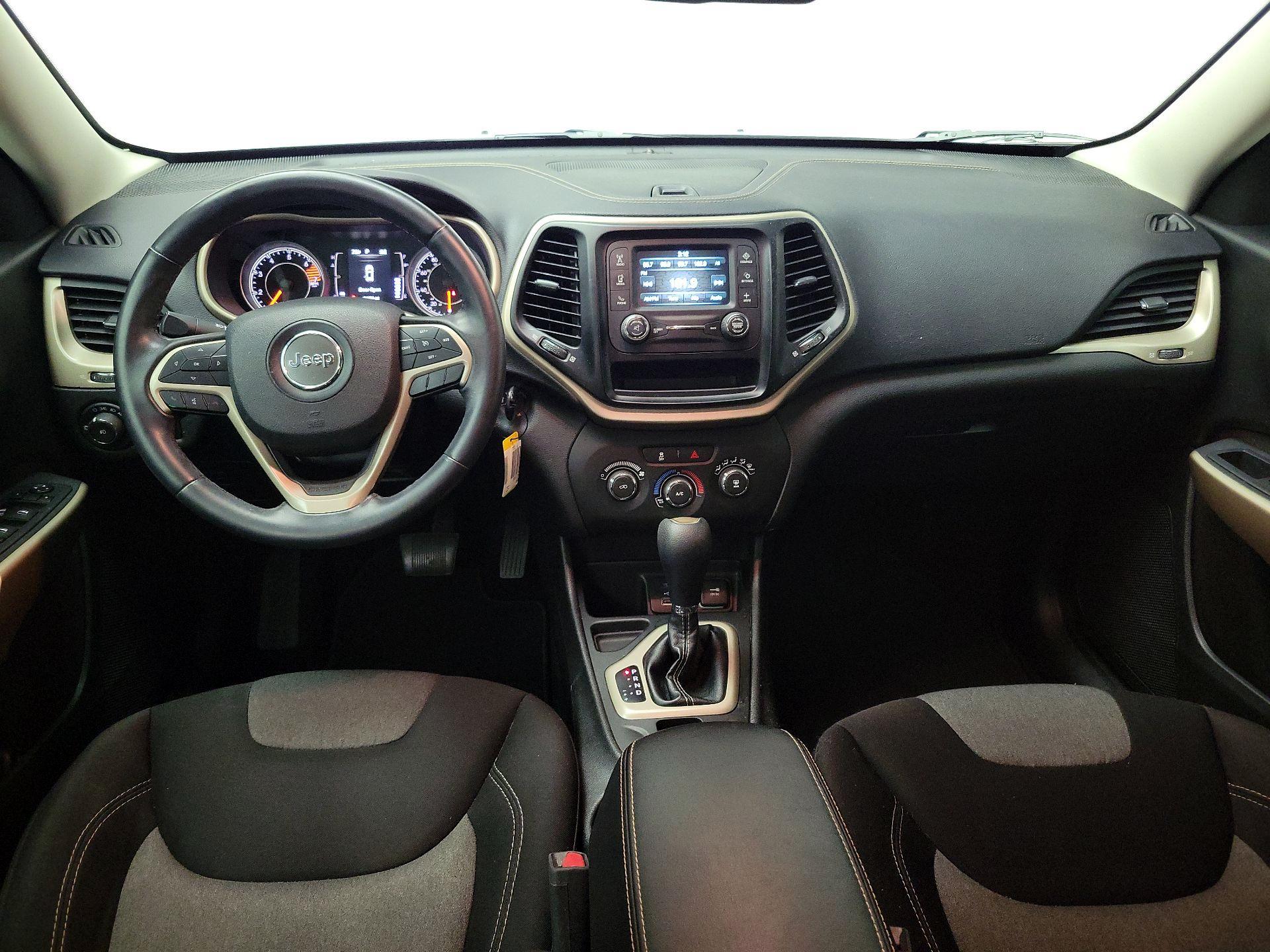 Thumbnail: 2018 Jeep Cherokee - 9