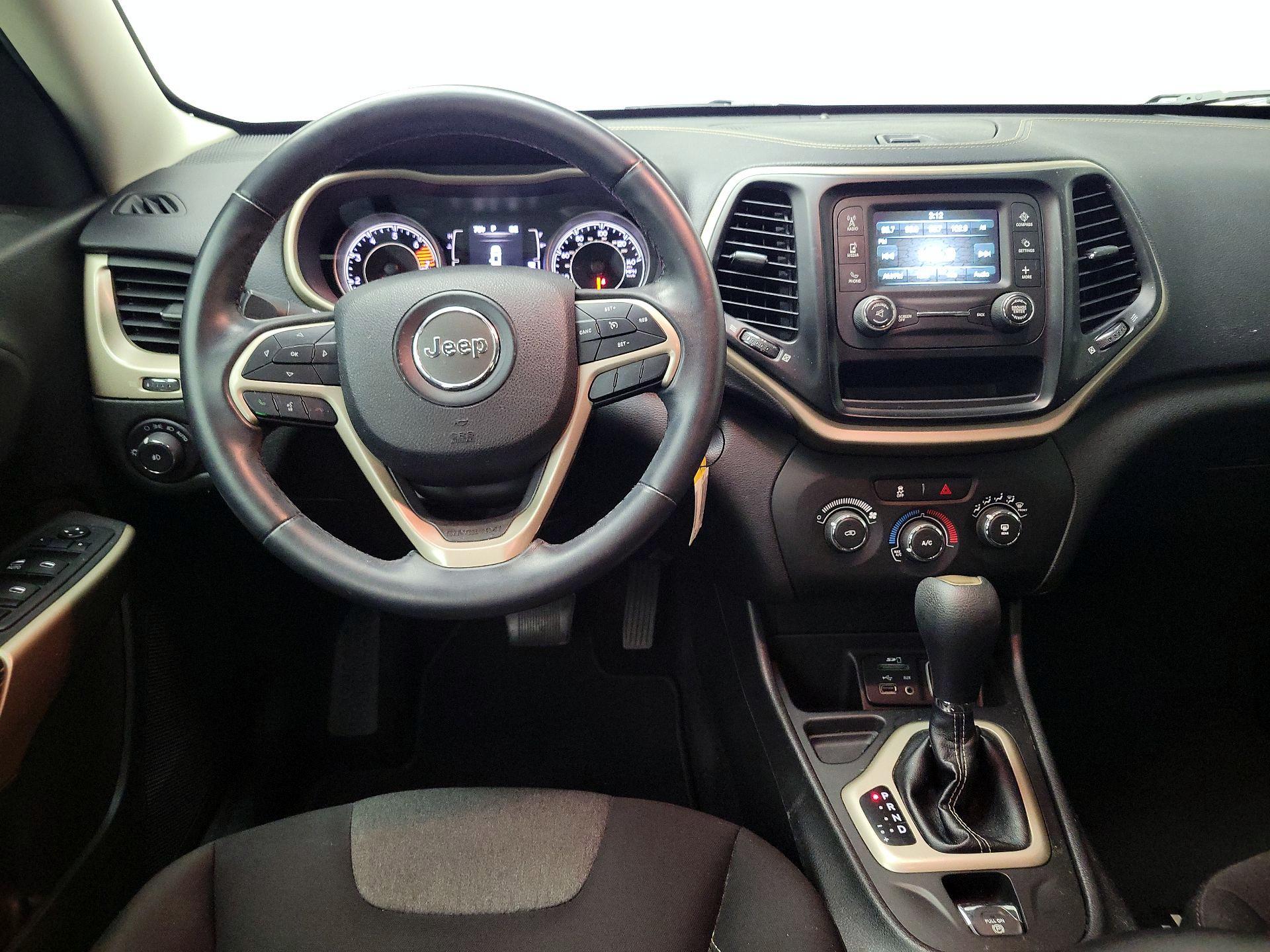 Thumbnail: 2018 Jeep Cherokee - 10