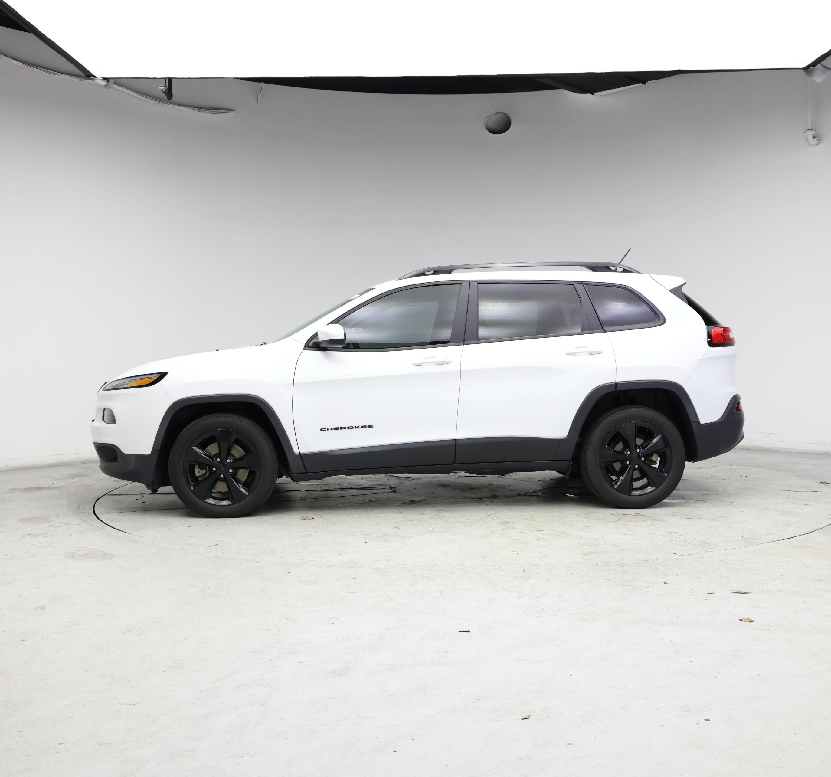Thumbnail: 2018 Jeep Cherokee - 3
