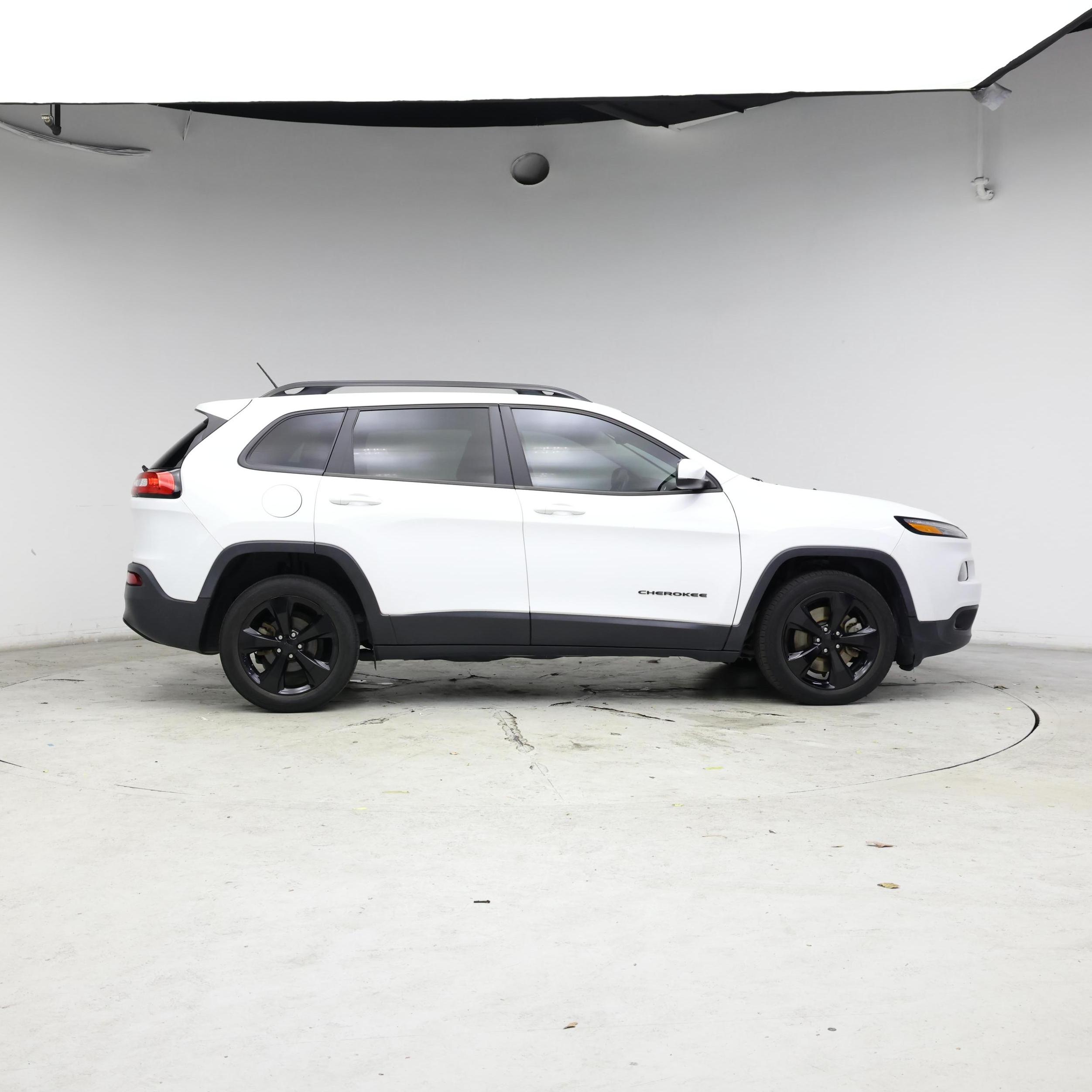 Thumbnail: 2018 Jeep Cherokee - 7