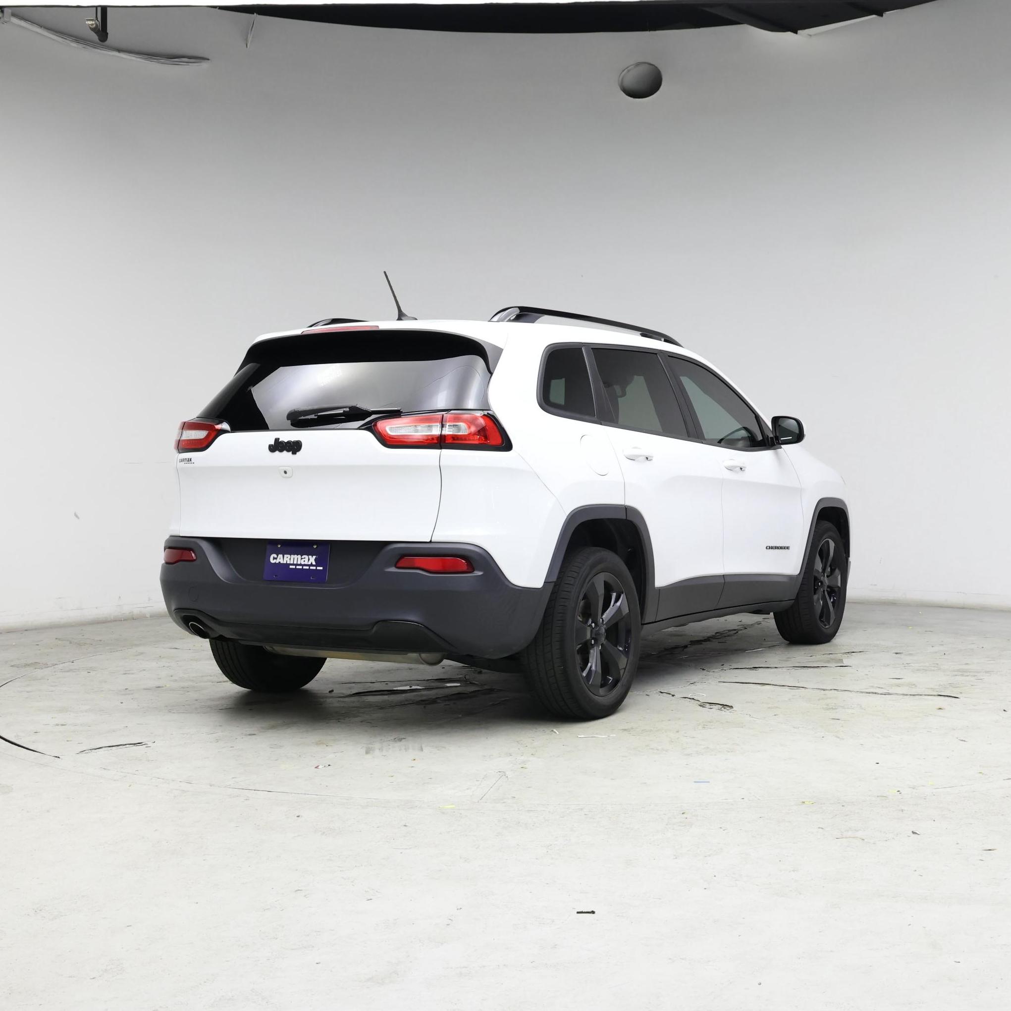 Thumbnail: 2018 Jeep Cherokee - 8