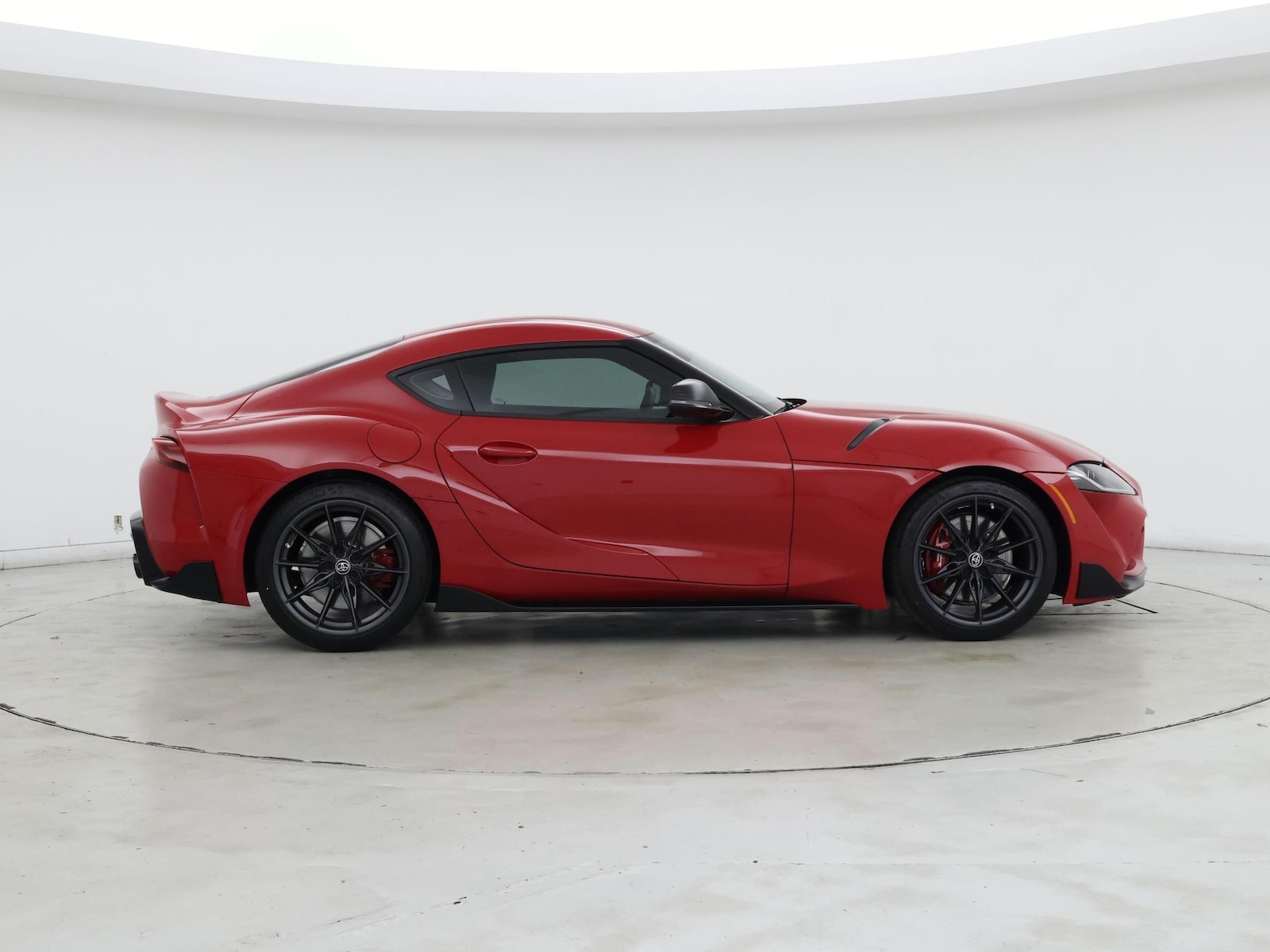 2025 Toyota Supra - Photo 8