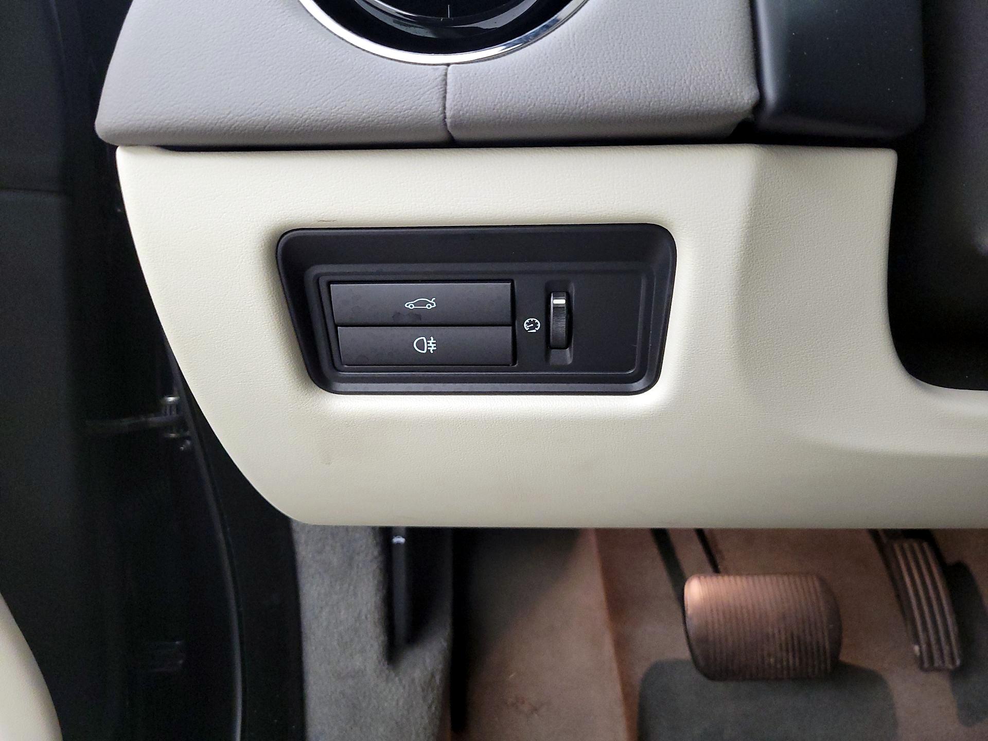 Thumbnail: 2017 Jaguar XJ - 13