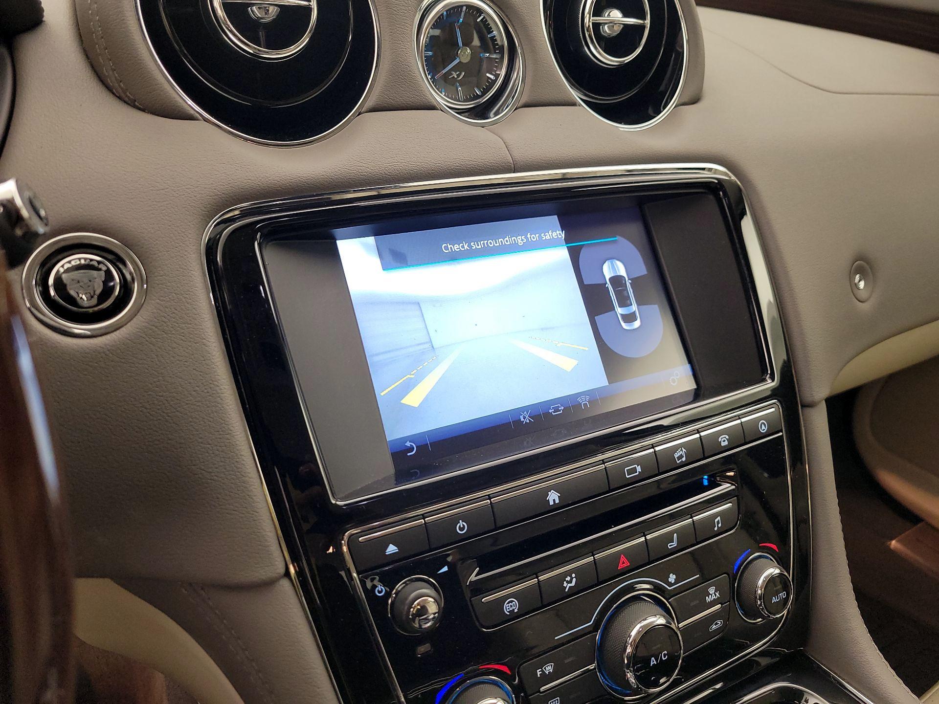 Thumbnail: 2017 Jaguar XJ - 15