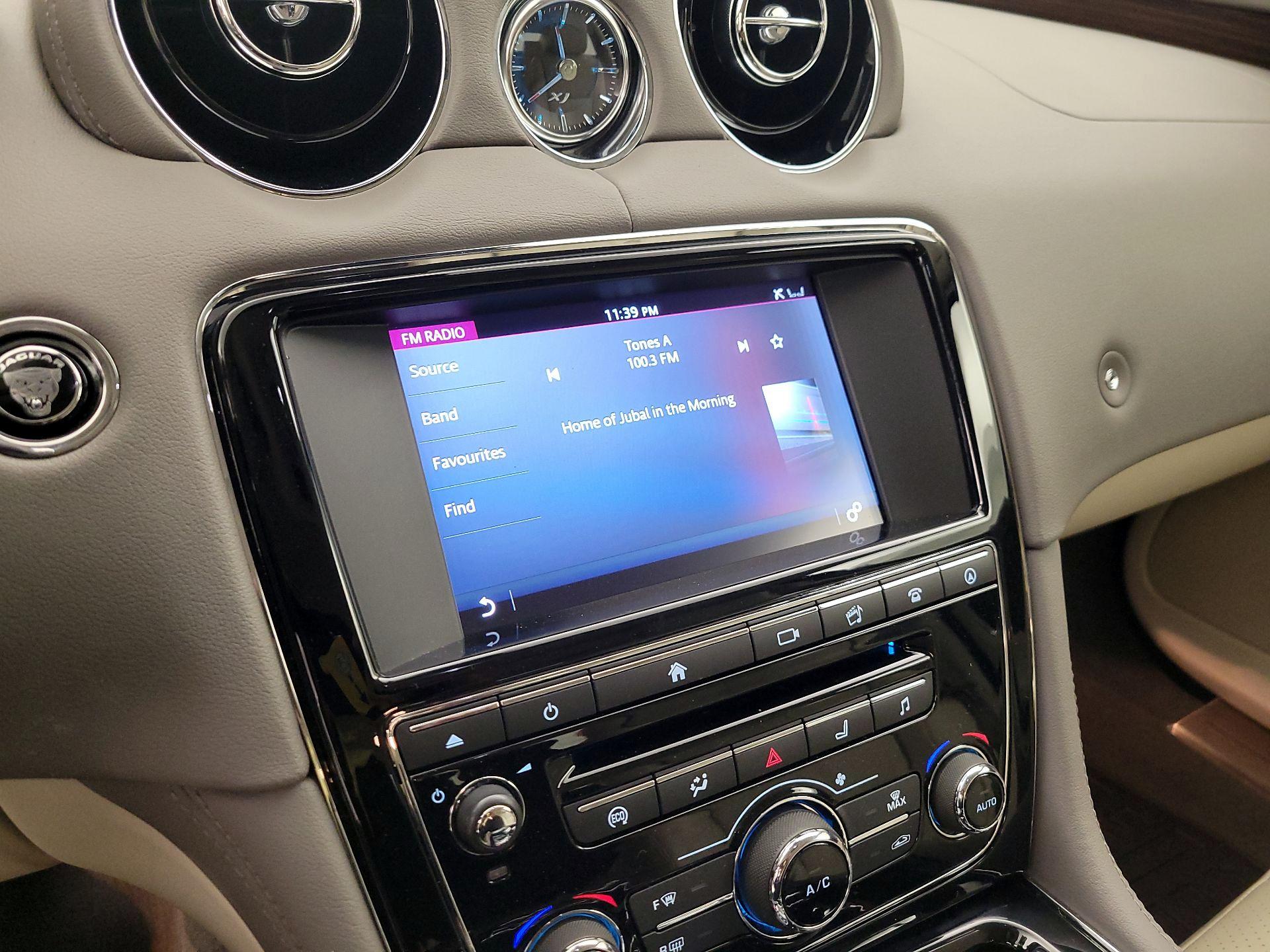 Thumbnail: 2017 Jaguar XJ - 16