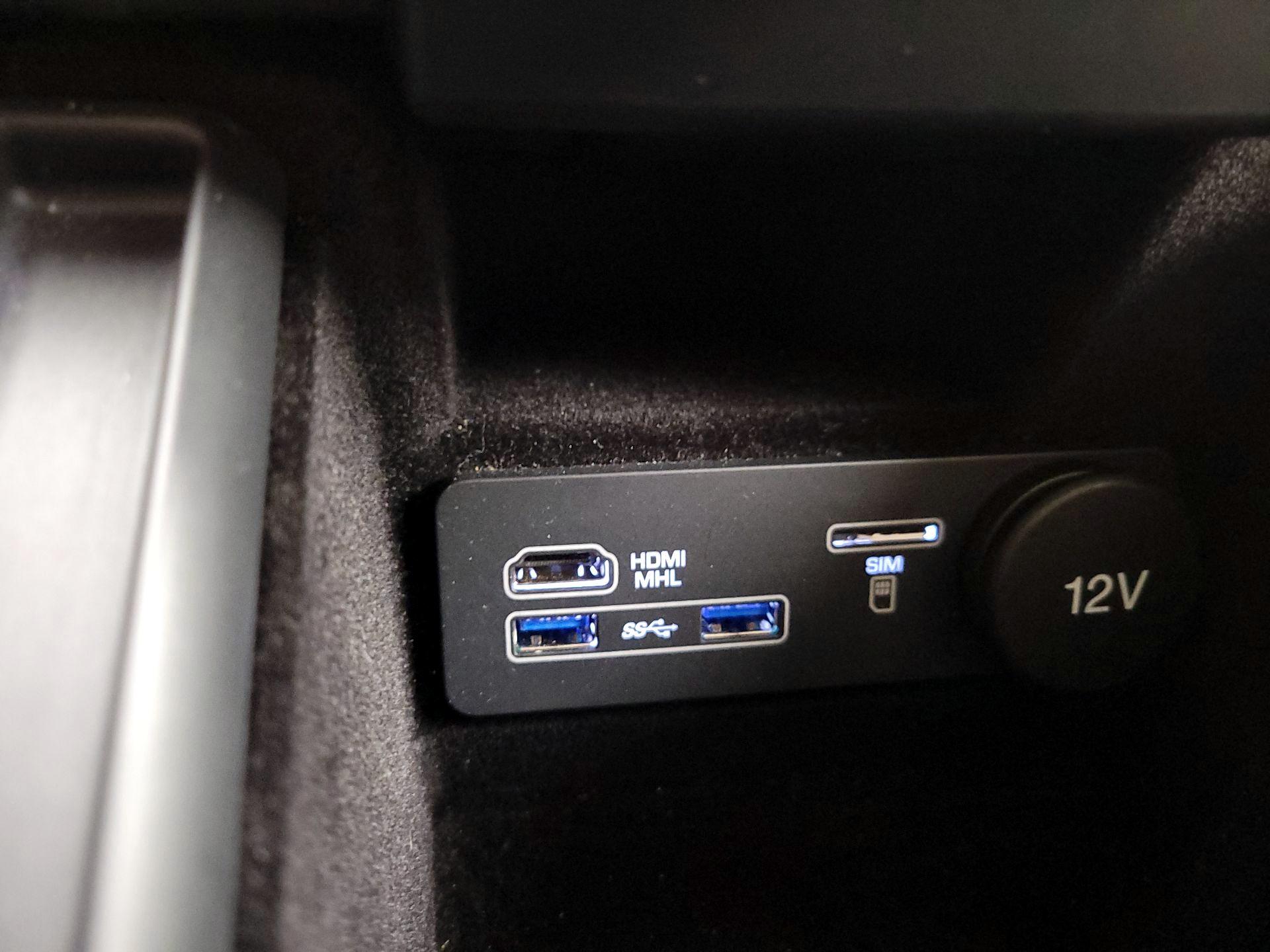 Thumbnail: 2017 Jaguar XJ - 19