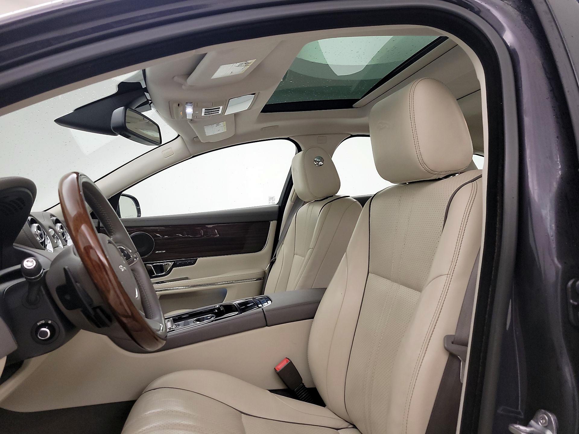 Thumbnail: 2017 Jaguar XJ - 20