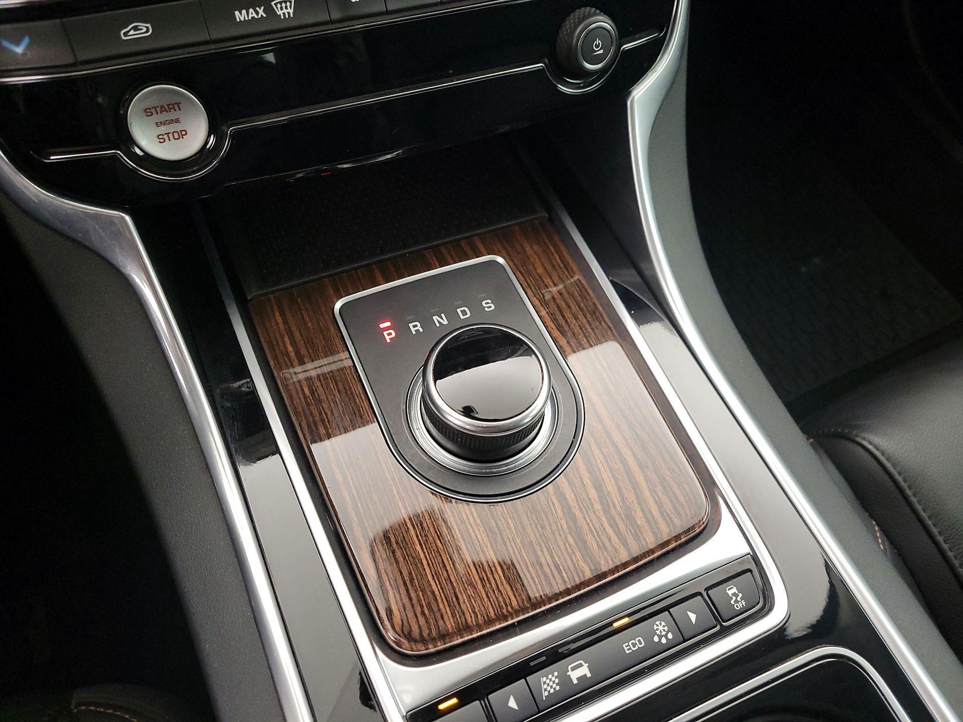 Thumbnail: 2017 Jaguar XE - 17