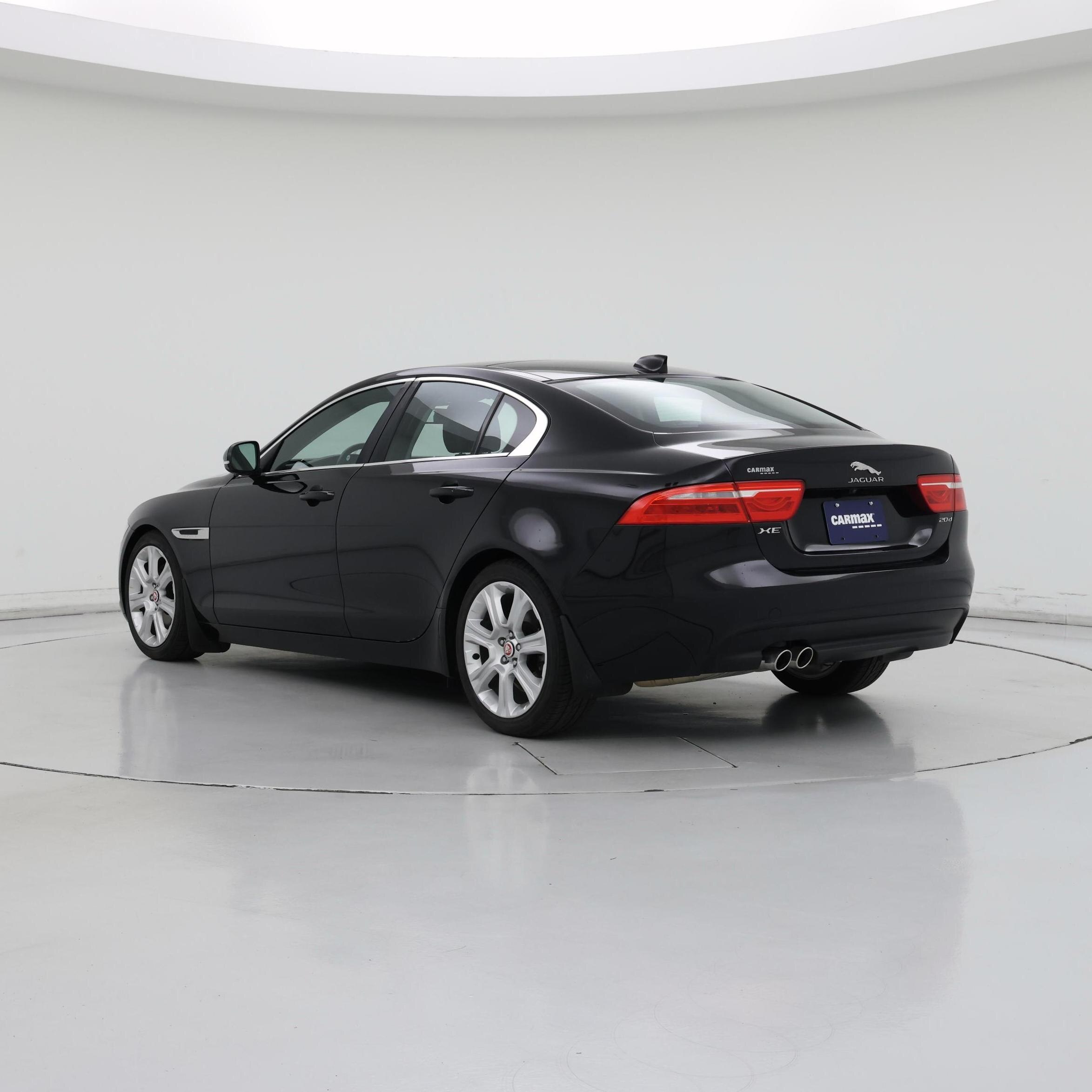 Thumbnail: 2017 Jaguar XE - 2