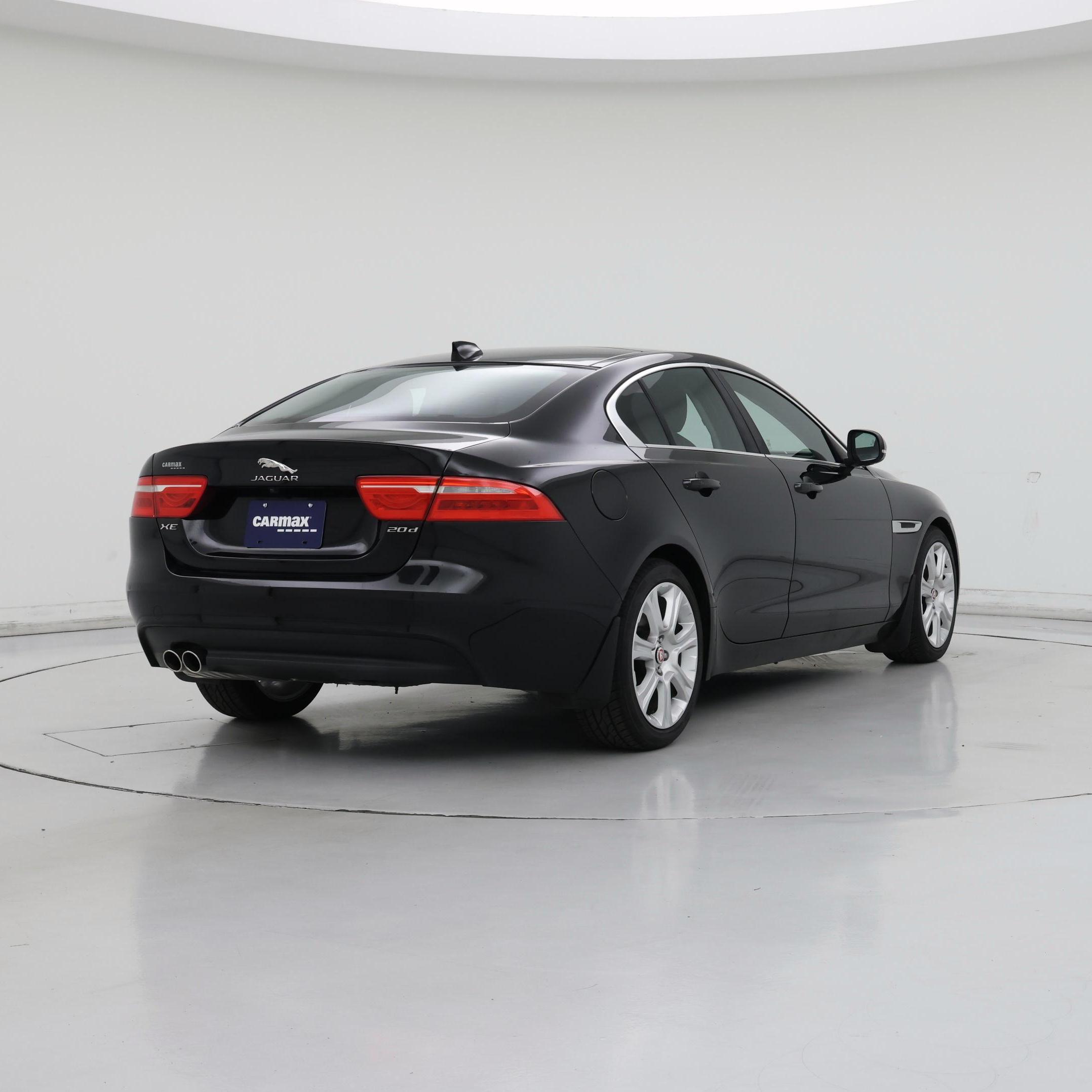 Thumbnail: 2017 Jaguar XE - 8
