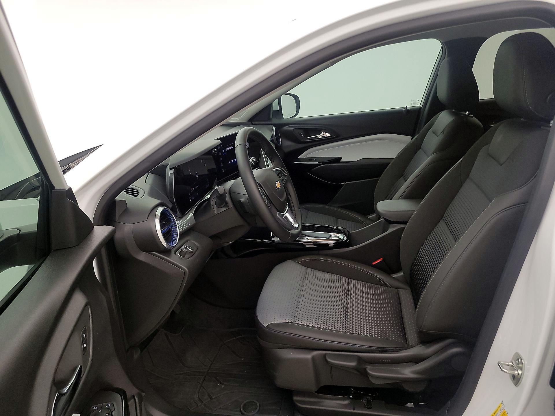 Thumbnail: 2024 Chevrolet Trax - 11