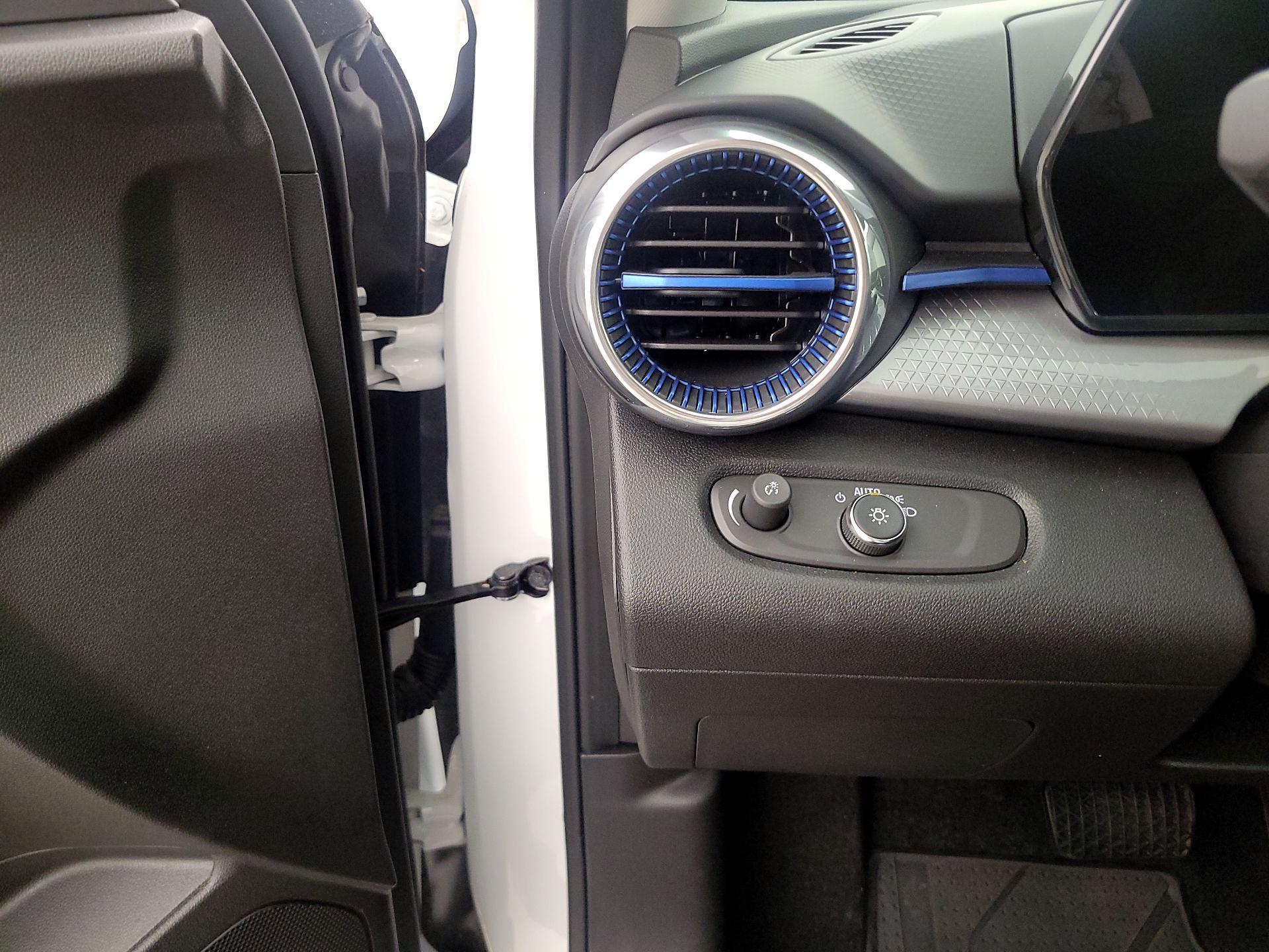 Thumbnail: 2024 Chevrolet Trax - 13