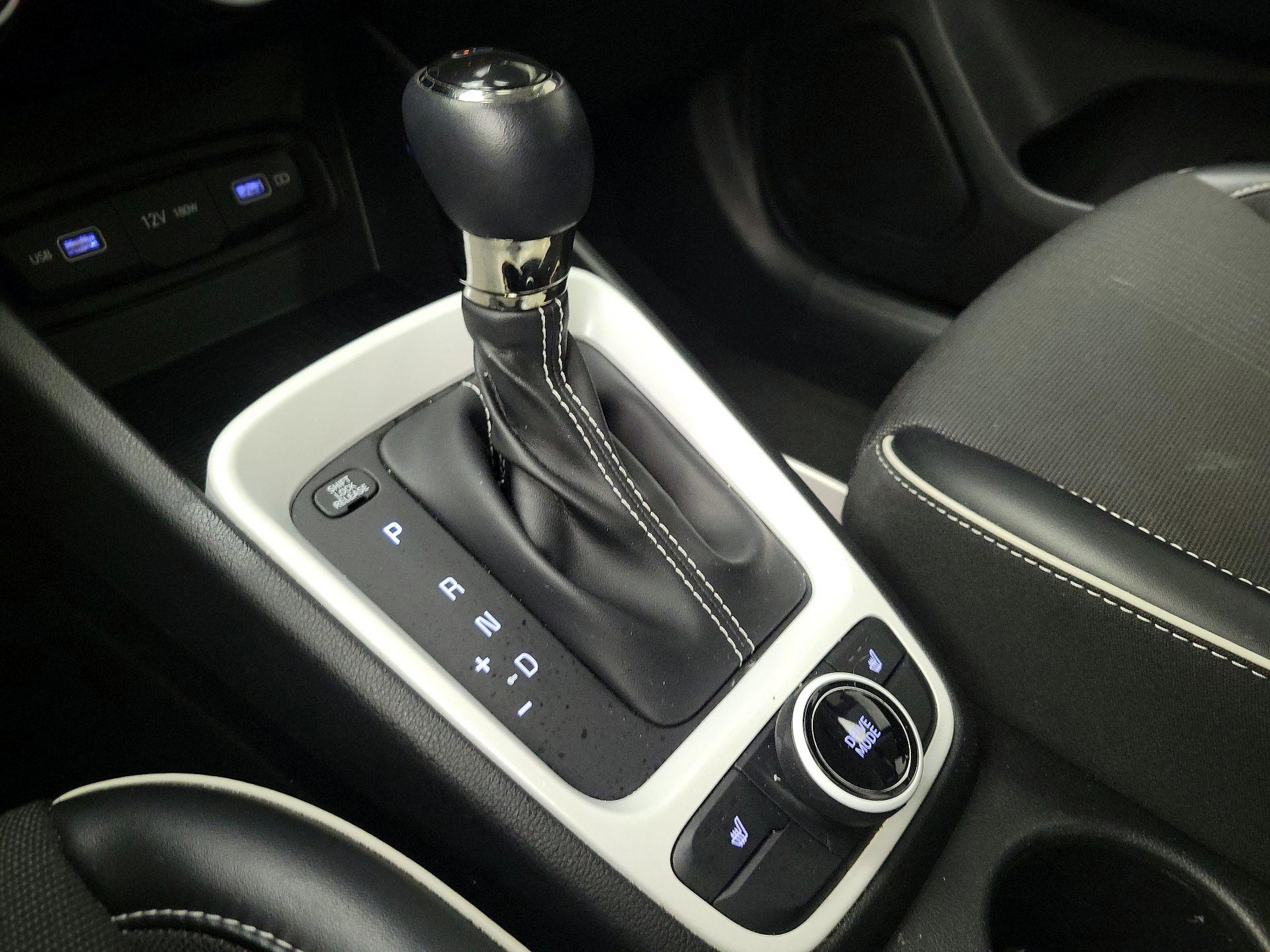 Thumbnail: 2022 Hyundai Venue - 17