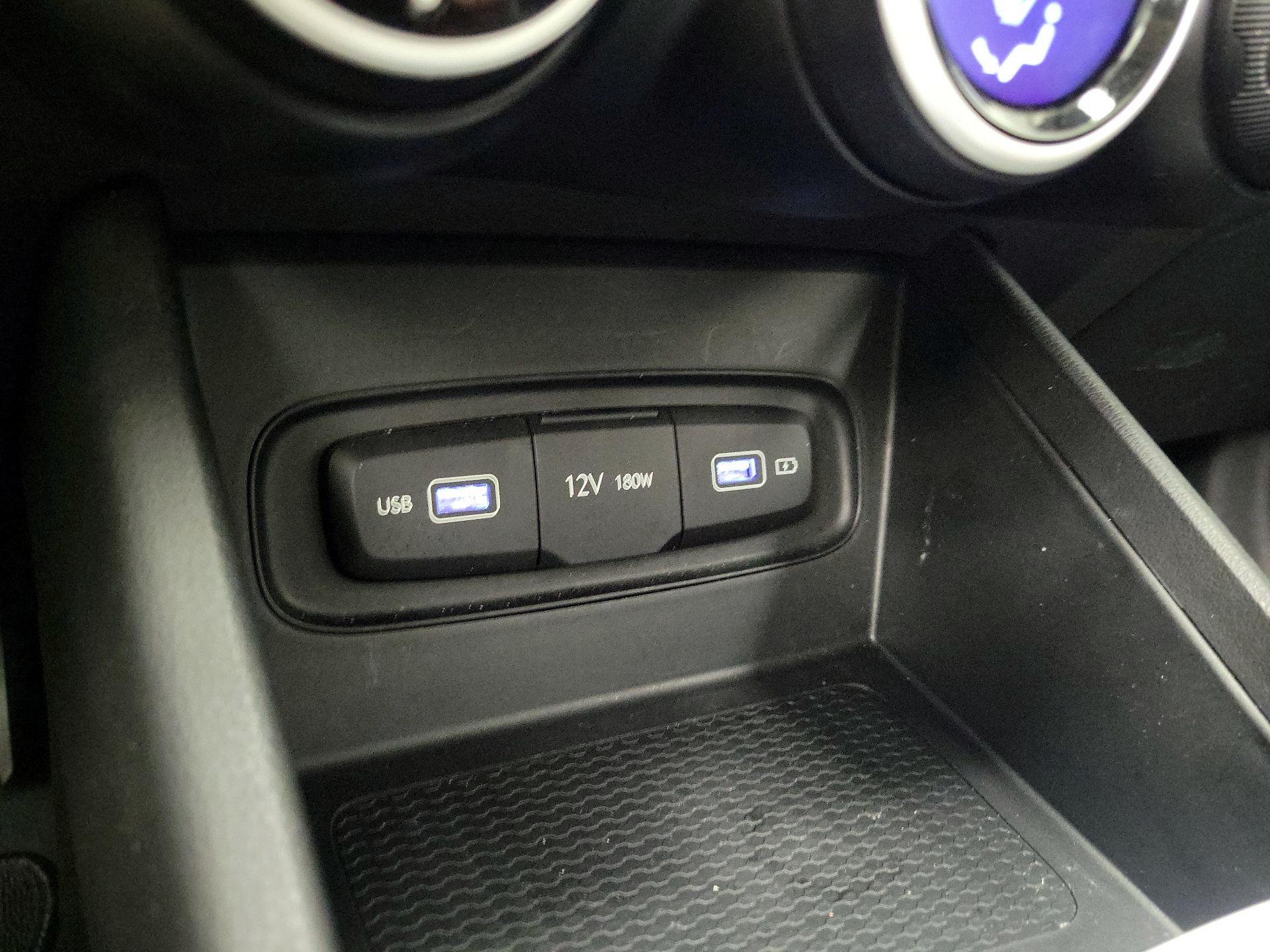 Thumbnail: 2022 Hyundai Venue - 18