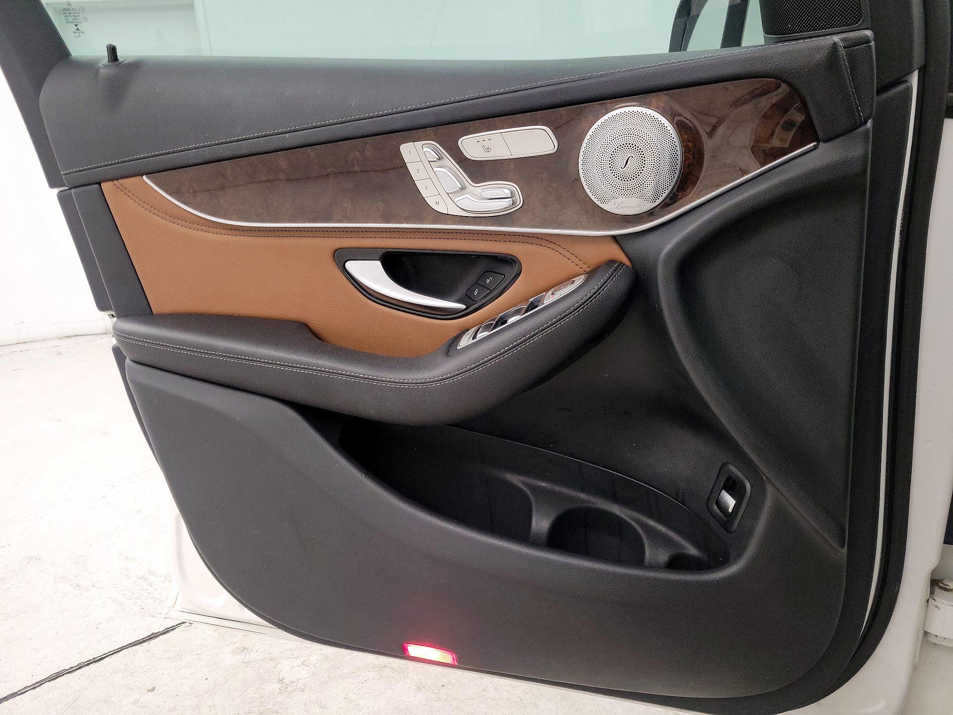 Thumbnail: 2019 Mercedes-Benz GLC - 12