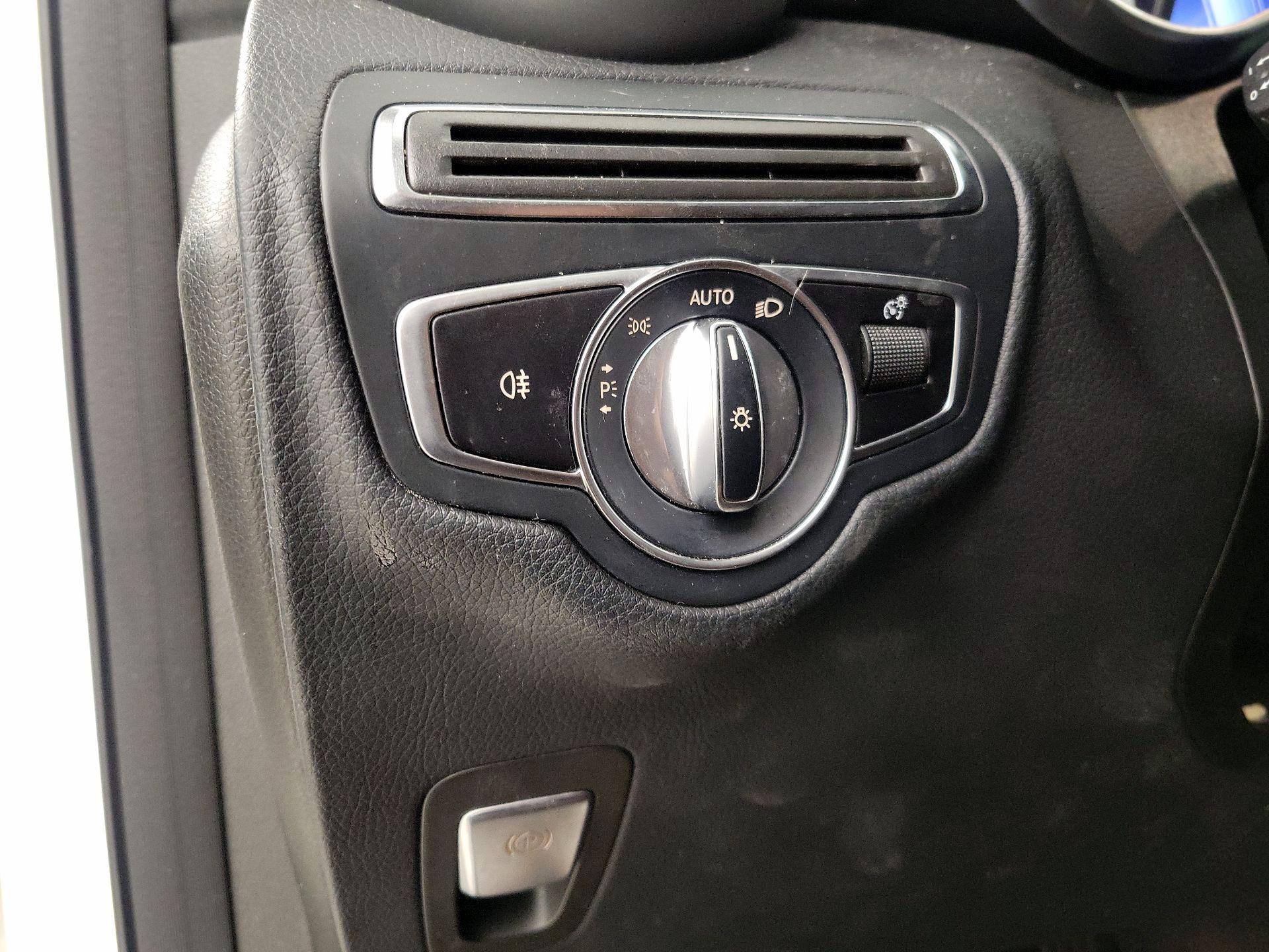 Thumbnail: 2019 Mercedes-Benz GLC - 13